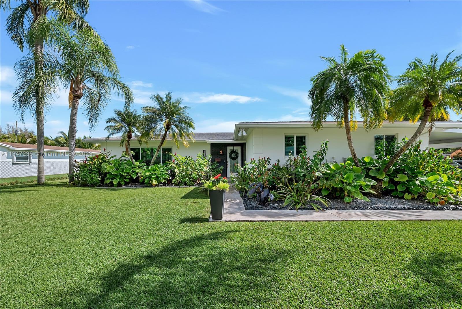 15725 SW 89th Ave  For Sale A11347236, FL