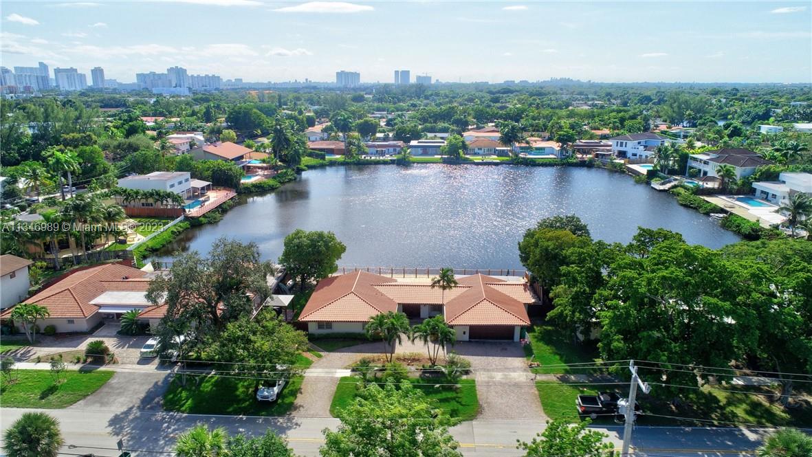 2360 NE 199th St, Miami, FL 33180