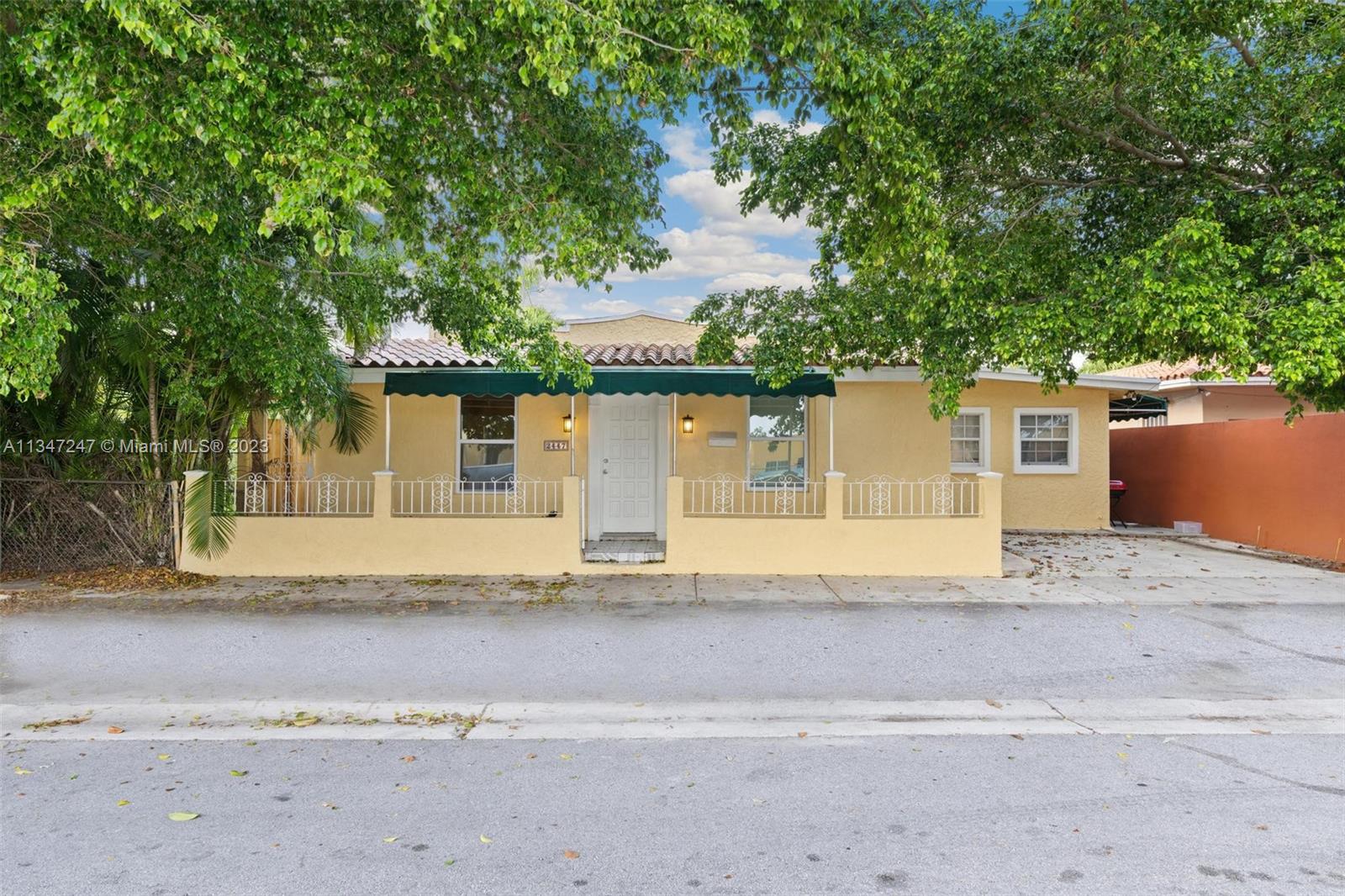 2447 SW 26th St  For Sale A11347247, FL