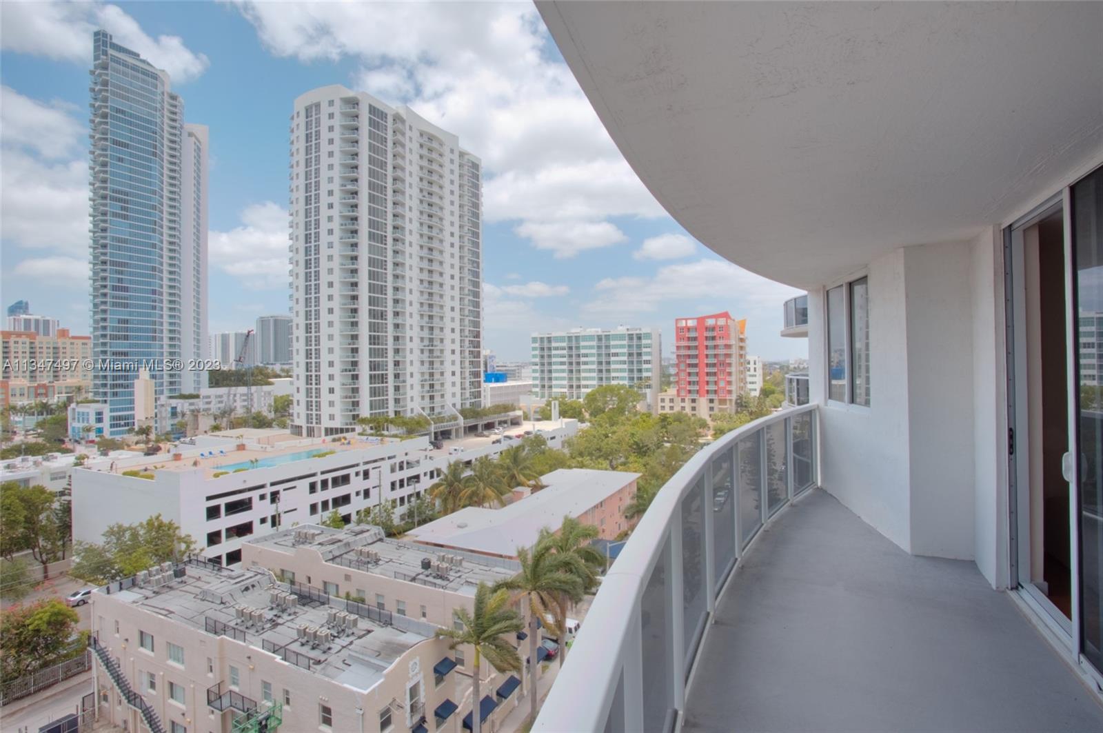 Spectacular 2 bedroom and 2 bathrooms. Amazing Miami Beach skylines and bay views. Modern kitchen, stainless steel appliances, cherry laminate wood floors, granite countertops, and Berber carpet in bedrooms. The building offers a gym, pool, and a social room.