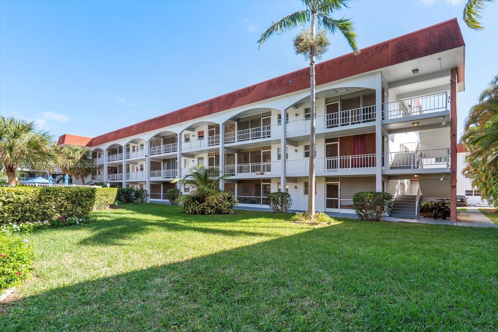 541  Blue Heron Dr #211 For Sale A11345097, FL