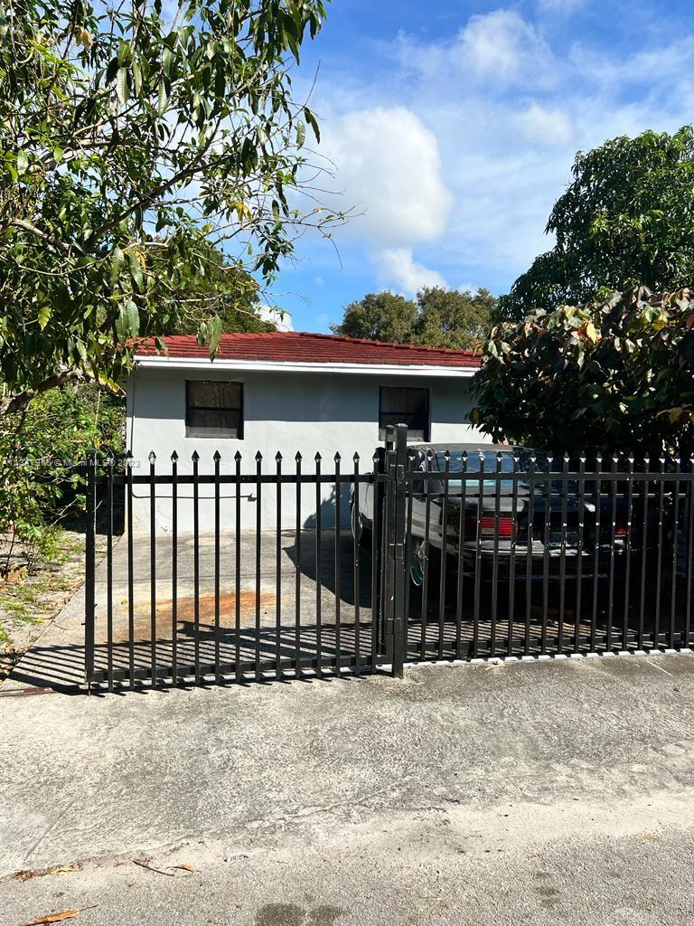 Photo 2 of 30 110th St in Miami Shores - MLS A11347906