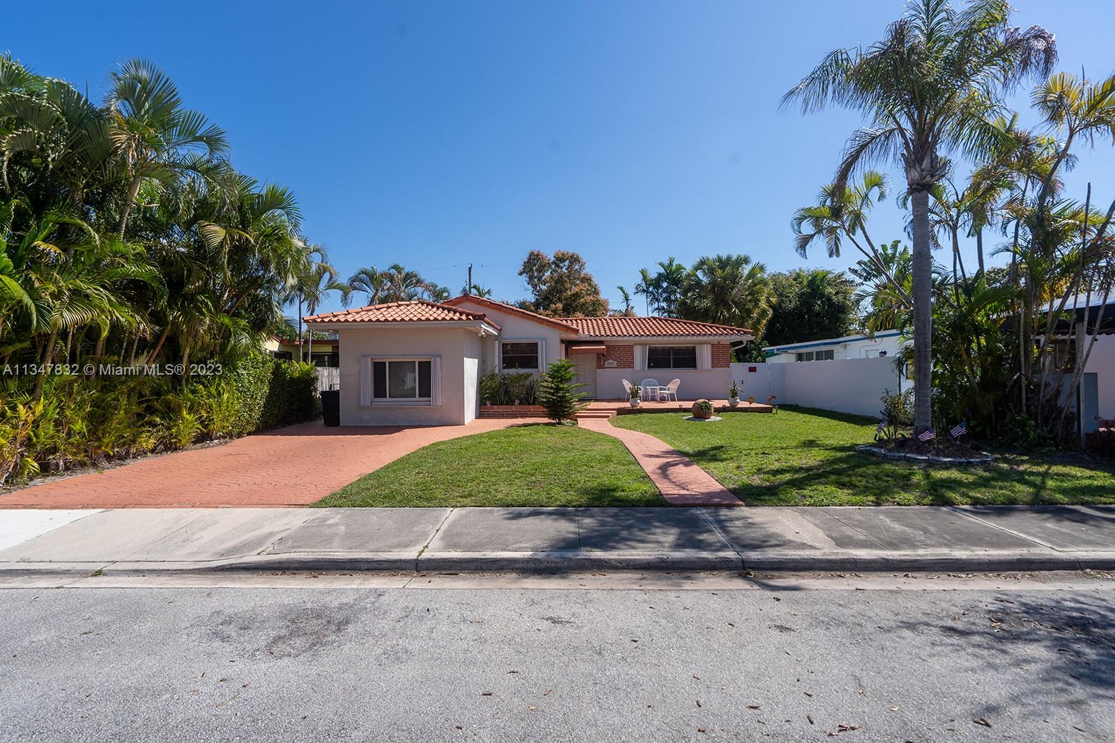 Photo 1 of 7537 Buccaneer Ave in North Bay Village - MLS A11347832