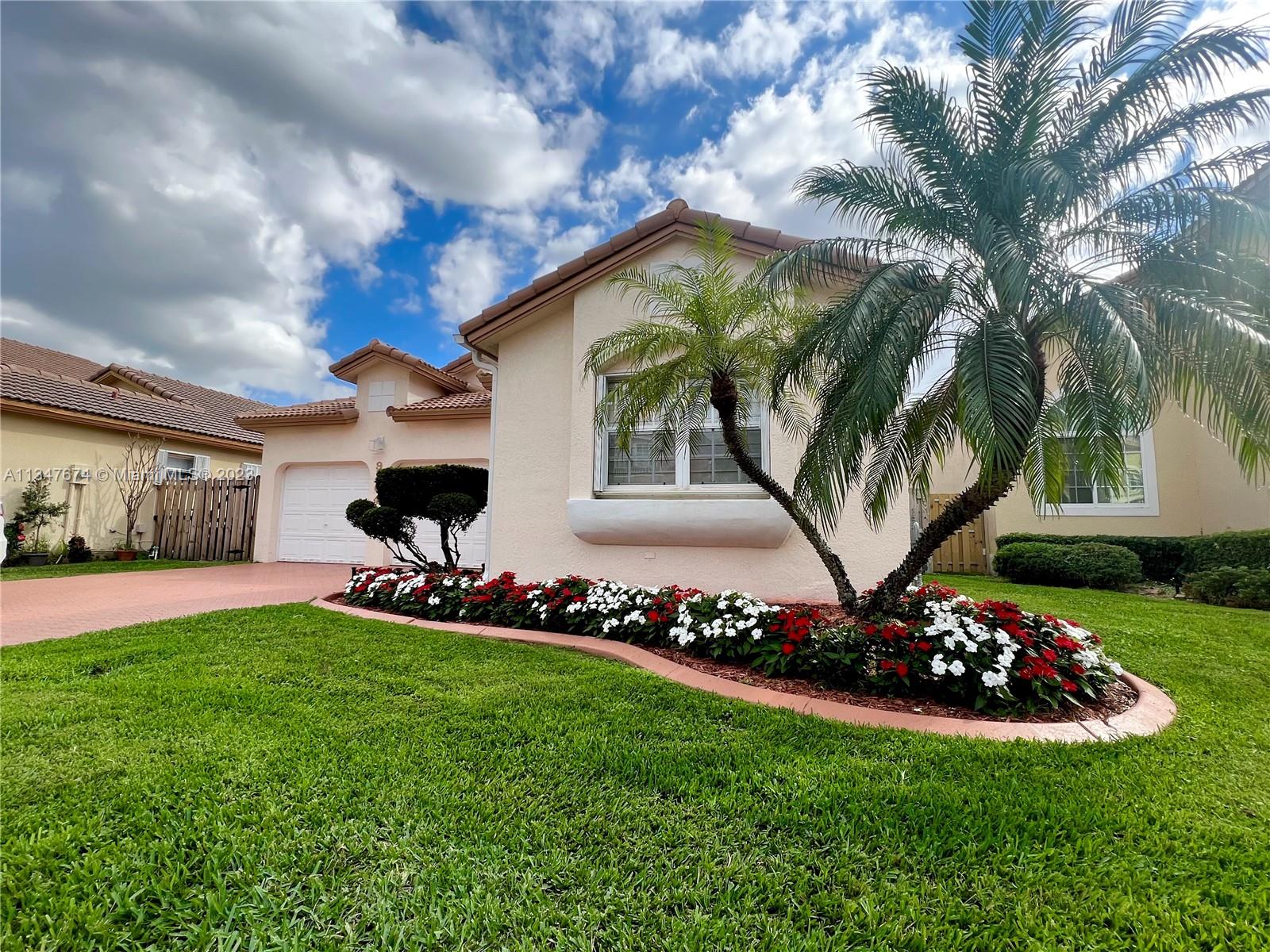 Photo 2 of 9764 32nd St in Doral - MLS A11347674