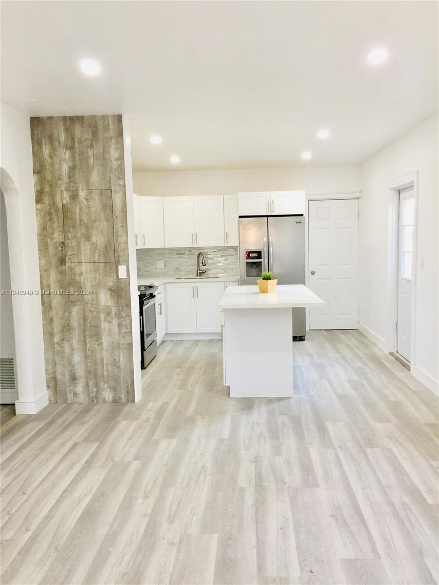 2214 Mckinley St, Hollywood, FL 33020