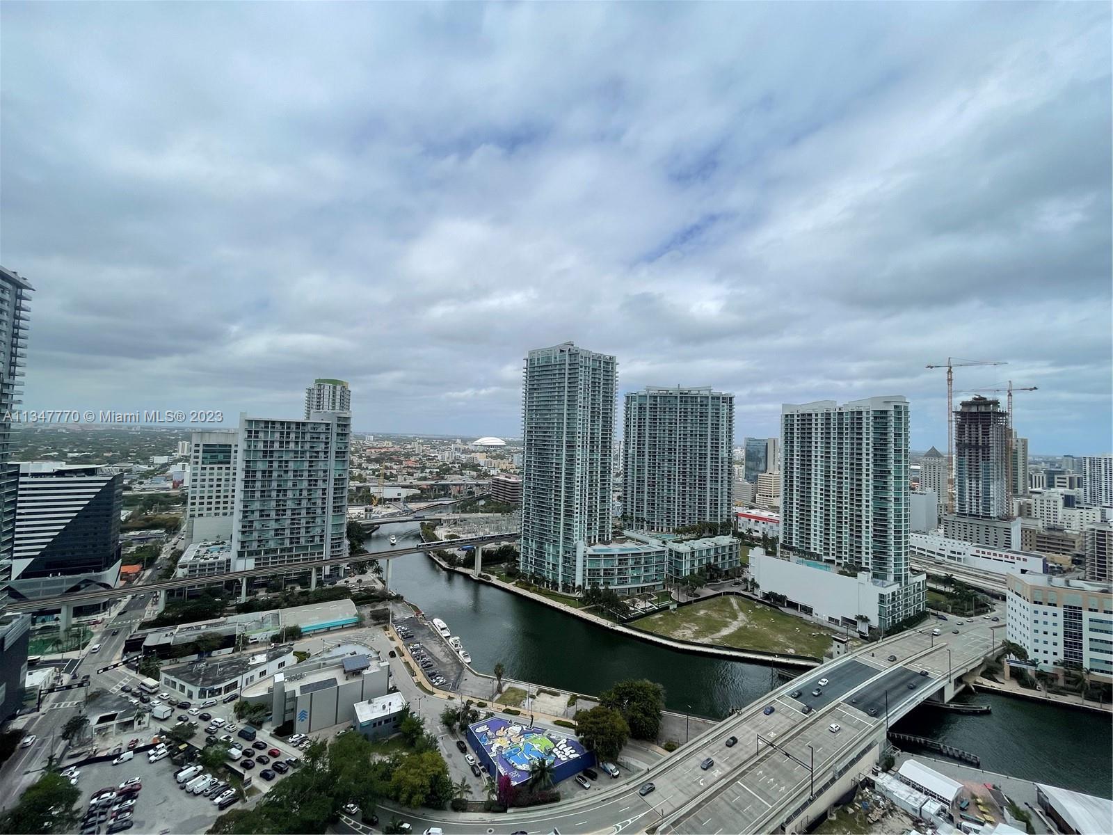 68 SE 6th St 3806, Miami, FL 33131