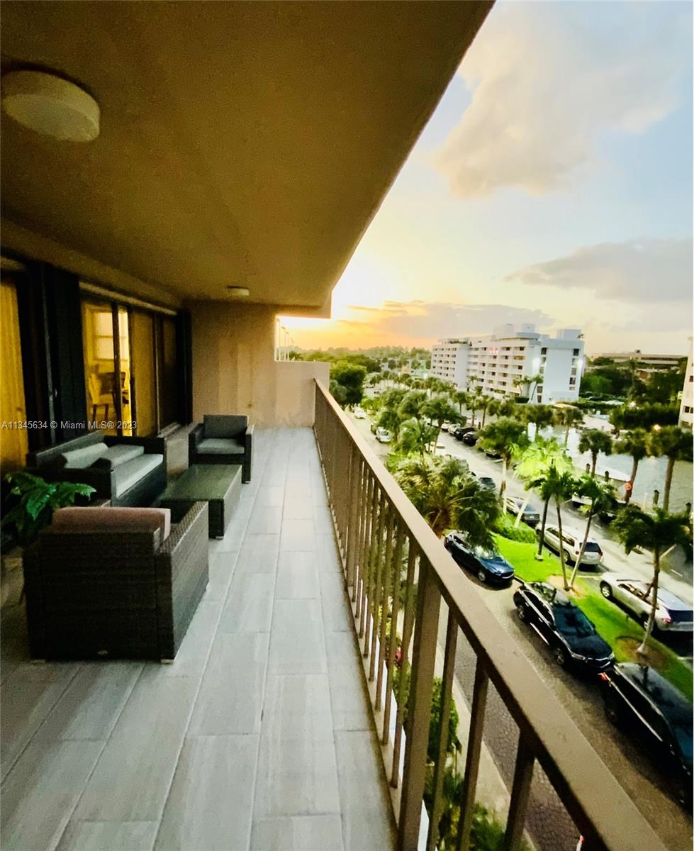 Unit length balcony with city and water views