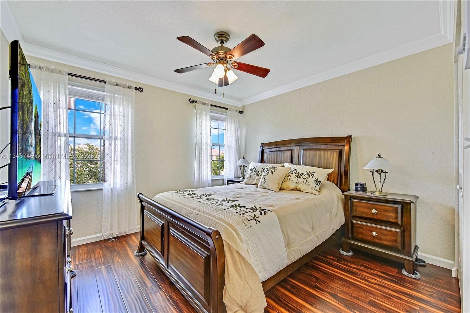Listing Photo 11