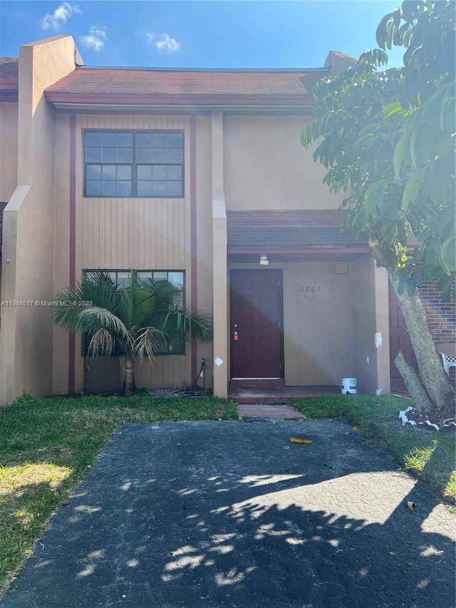 Photo 2 of 2762 197th Ter in Miami Gardens - MLS A11348517