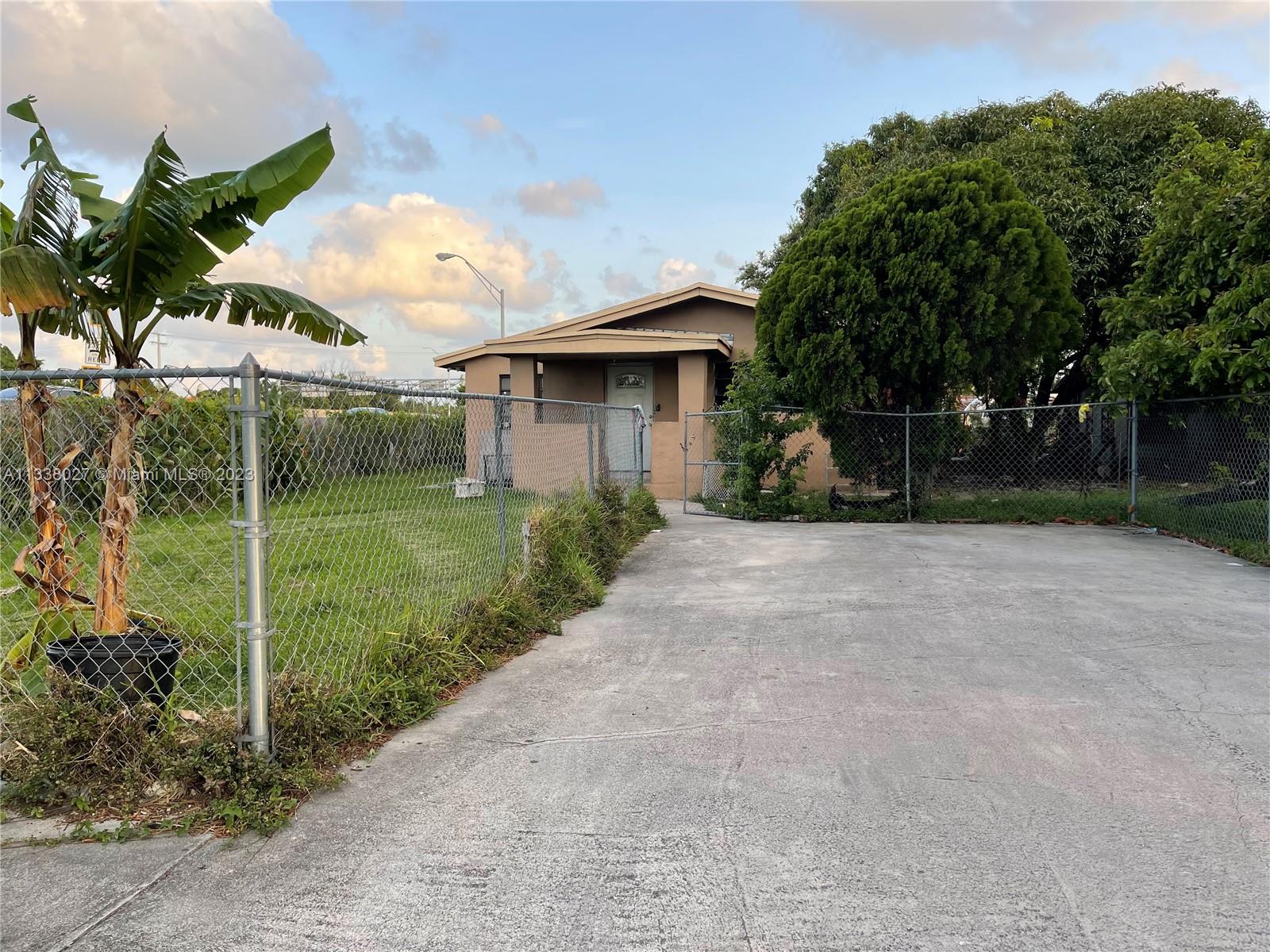 Photo 1 of 688 NW 101st St in Miami - MLS A11338027