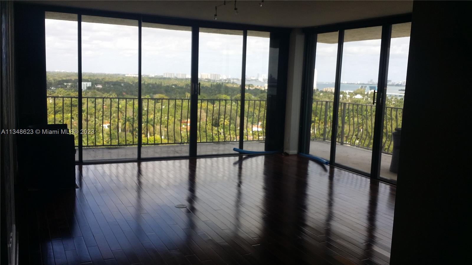 Photo 2 of The Palm Bay Yacht Club C Apt 1402 in Miami - MLS A11348623