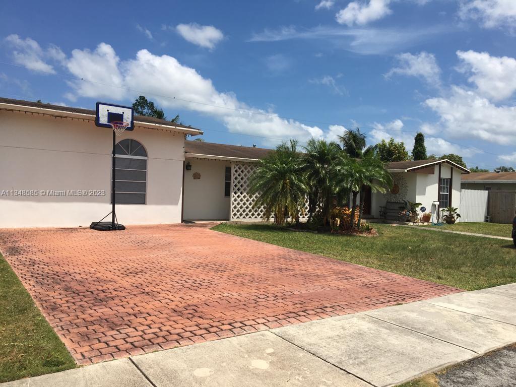 16125 SW 98th Ct  For Sale A11348585, FL