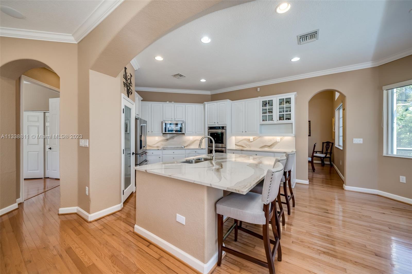 Listing Photo 17