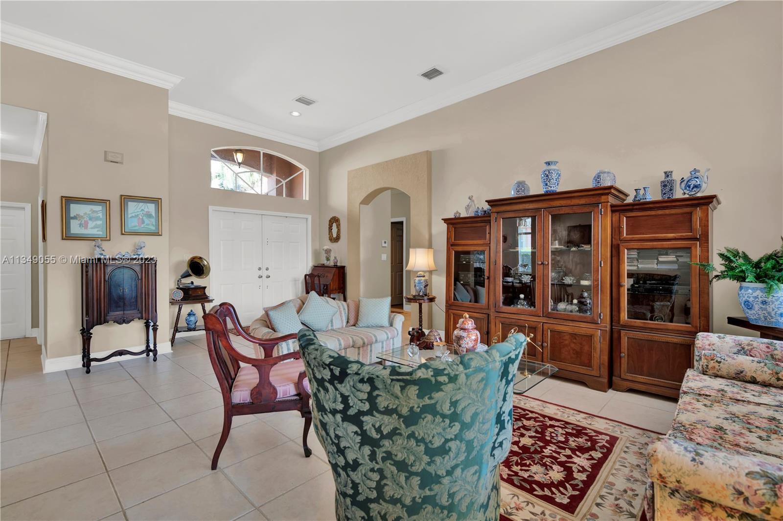 Listing Photo 11