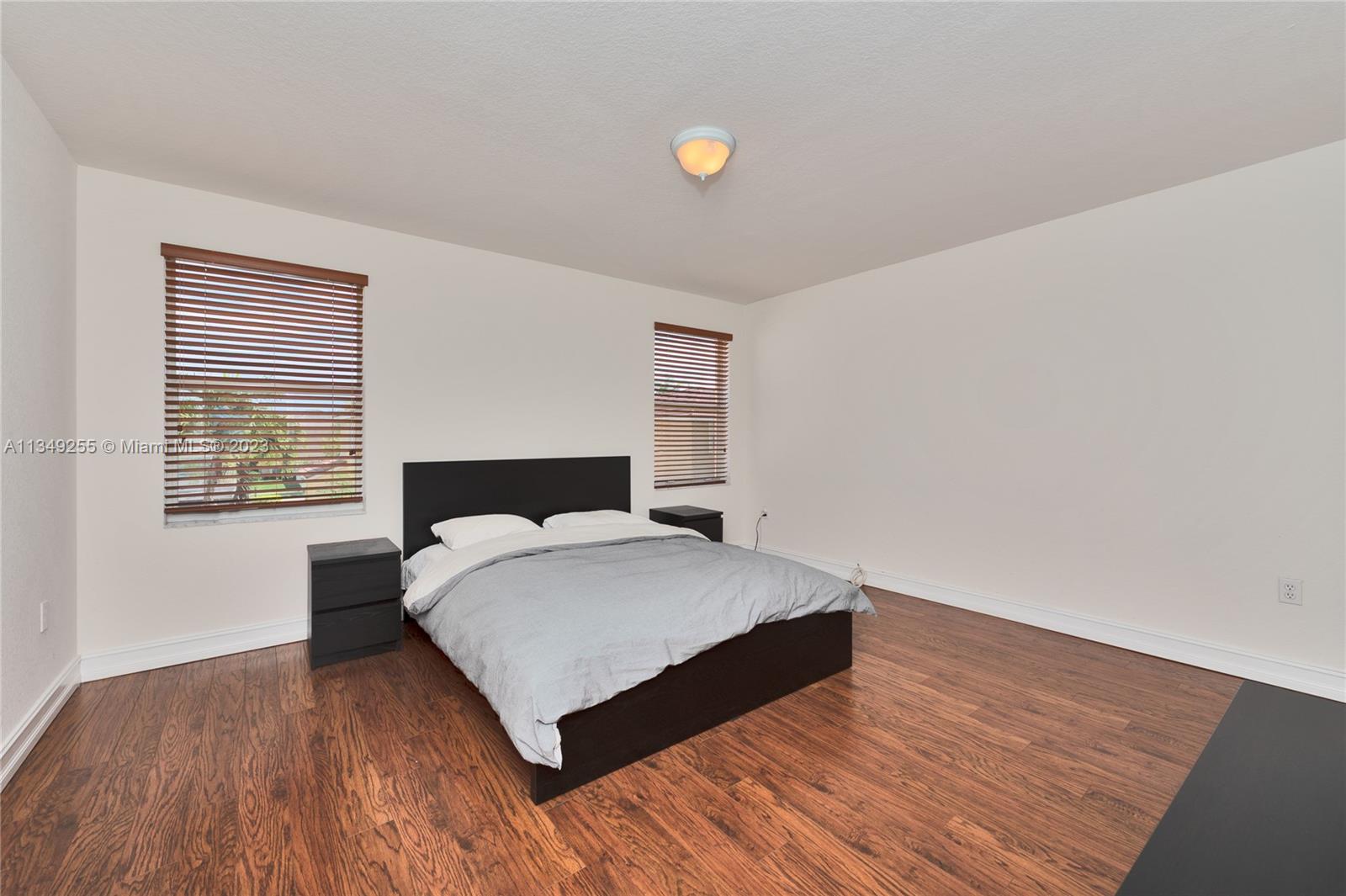 Listing Photo 17