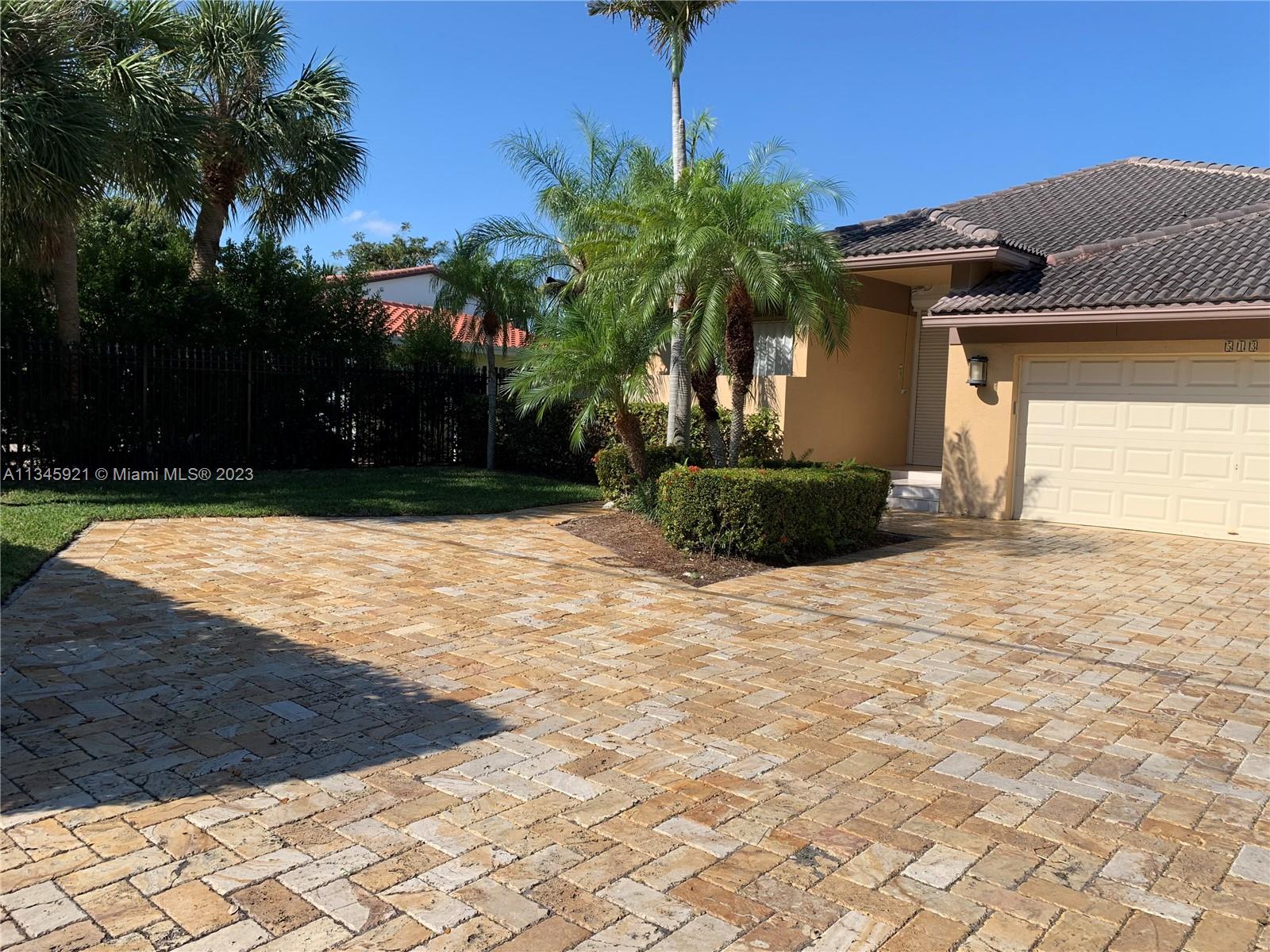 513 S Riverside Dr, Pompano Beach, FL 33062