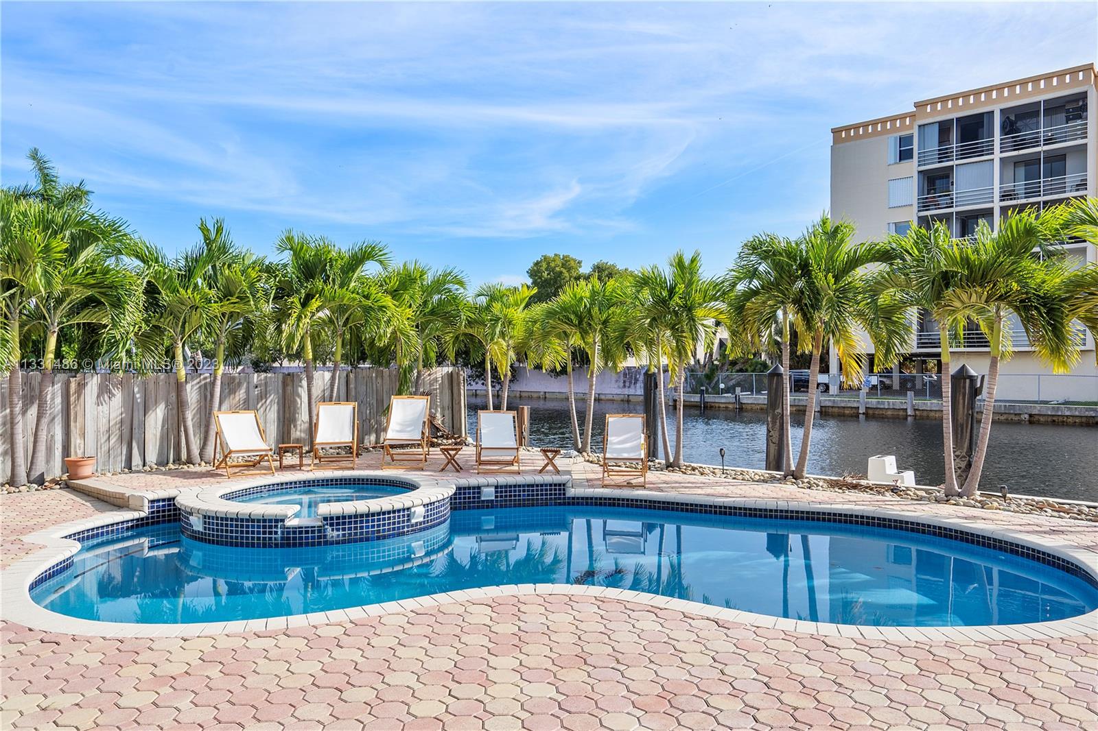 Photo 2 of 2940 164th St in North Miami Beach - MLS A11331486