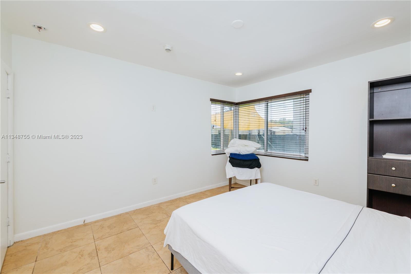 Listing Photo 9