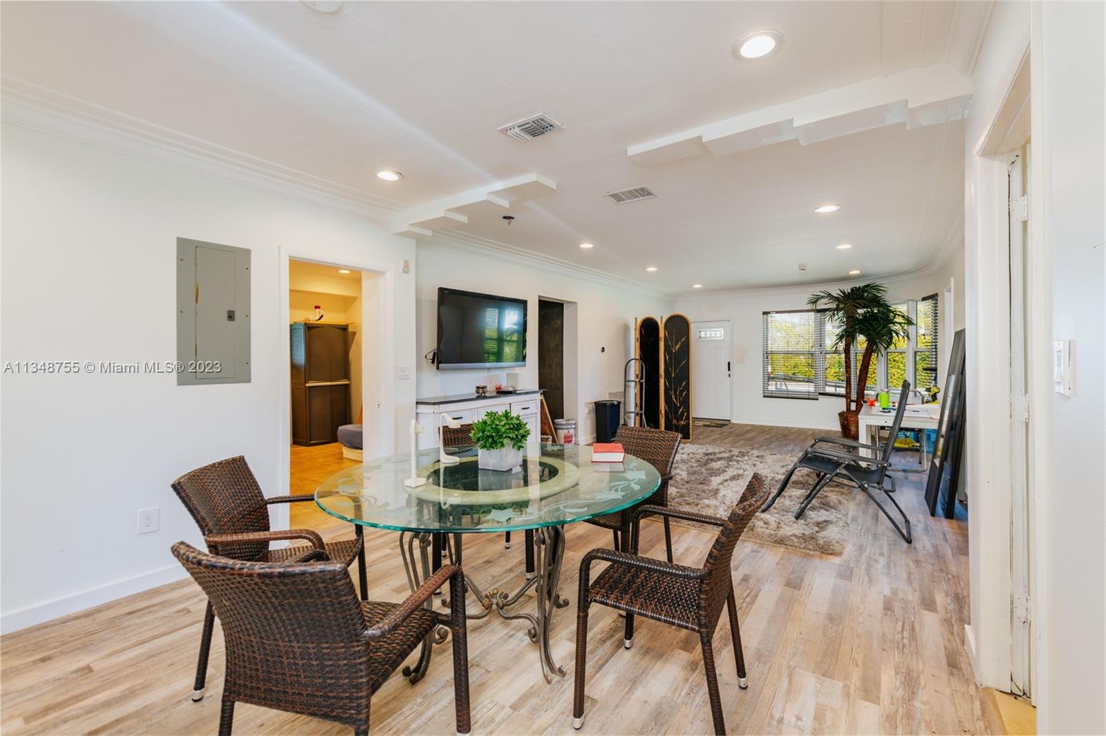 Listing Photo 6