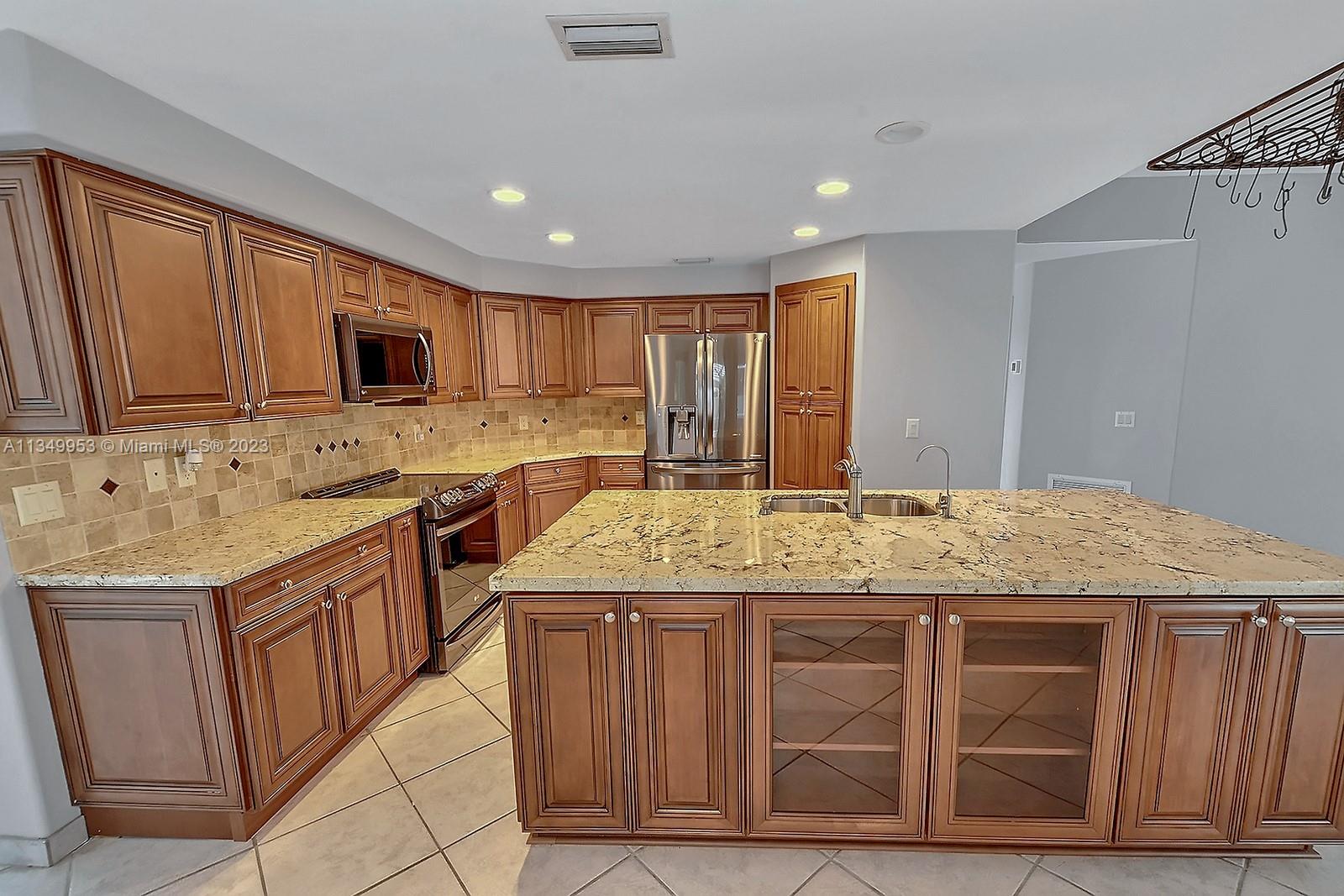 Listing Photo 14