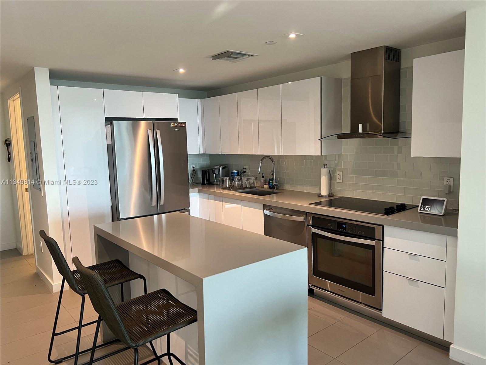 Turnkey, well kept, 1 Bed + Den condo, fearturing oversized balcony, powder room, and modern furnishings.