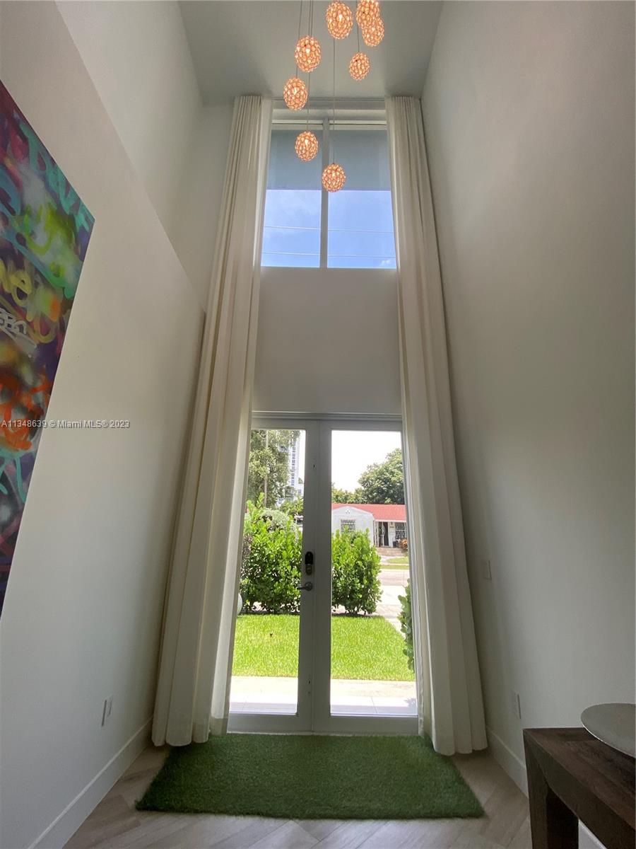 Photo 1 of 2931 27th Ter in Miami - MLS A11348639