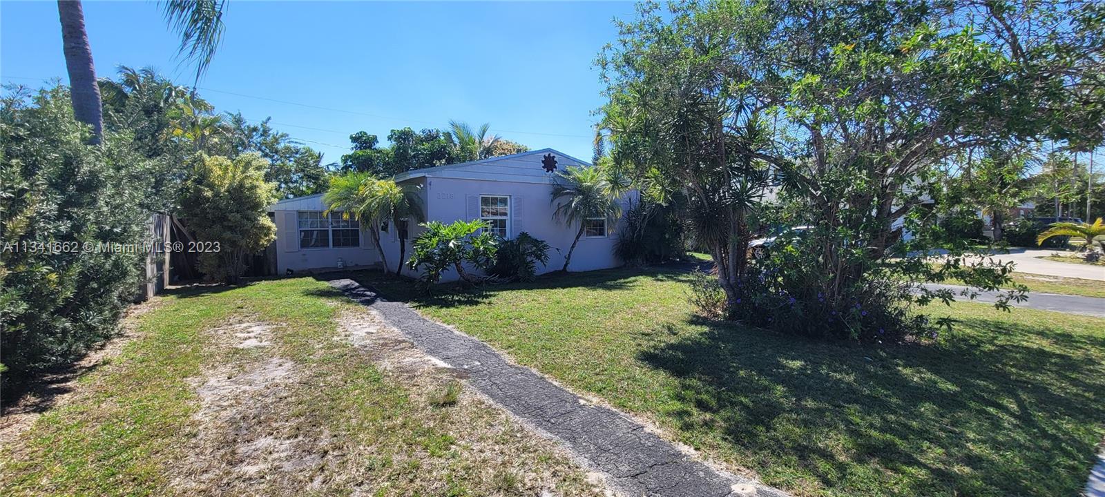Photo 1 of 3218 Taft St in Hollywood - MLS A11341662