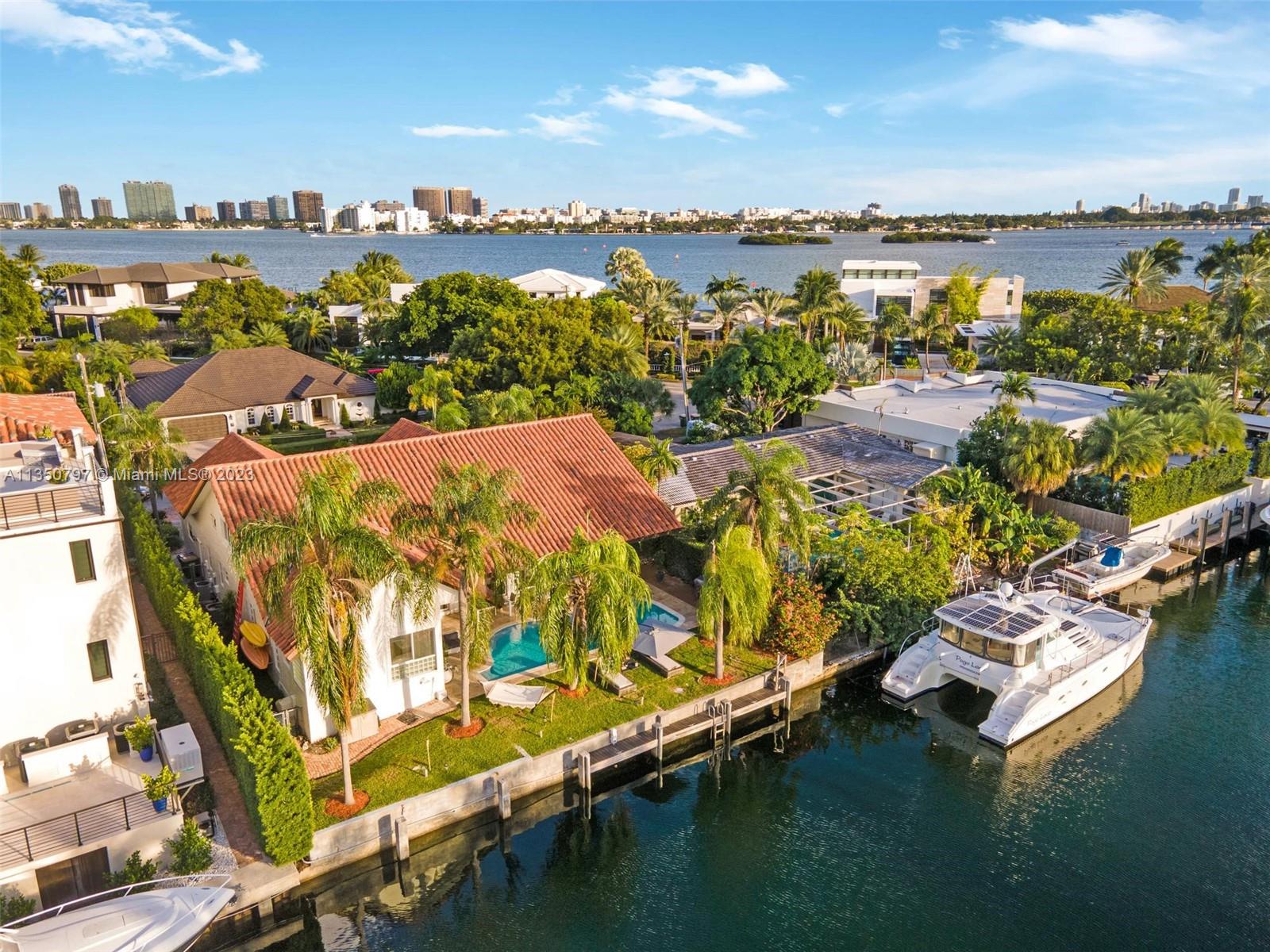 Photo 2 of 13010 Biscayne Island Ter in North Miami Beach - MLS A11350797