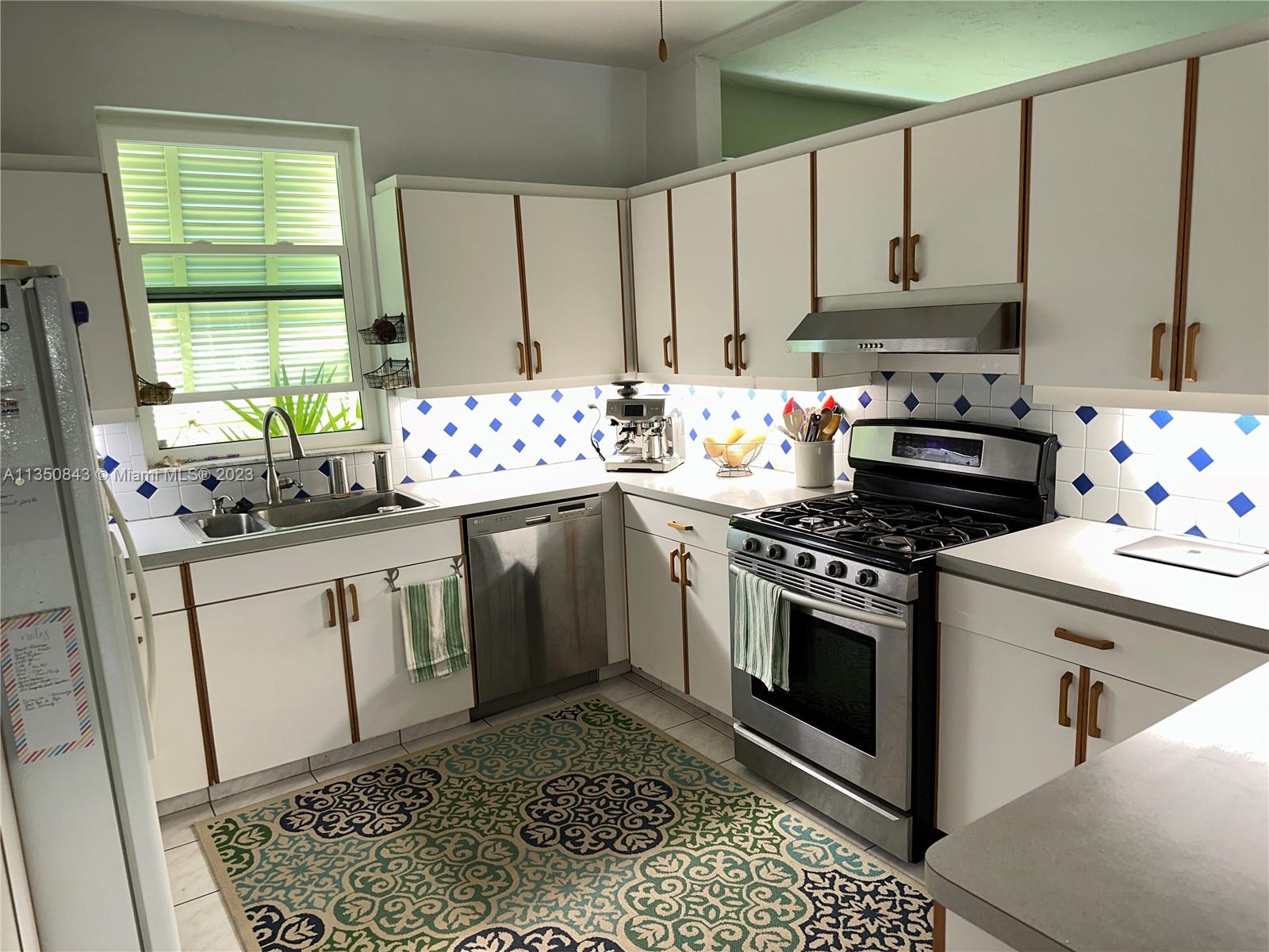 Photo 2 of 9381 Caribbean Blvd in Cutler Bay - MLS A11350843