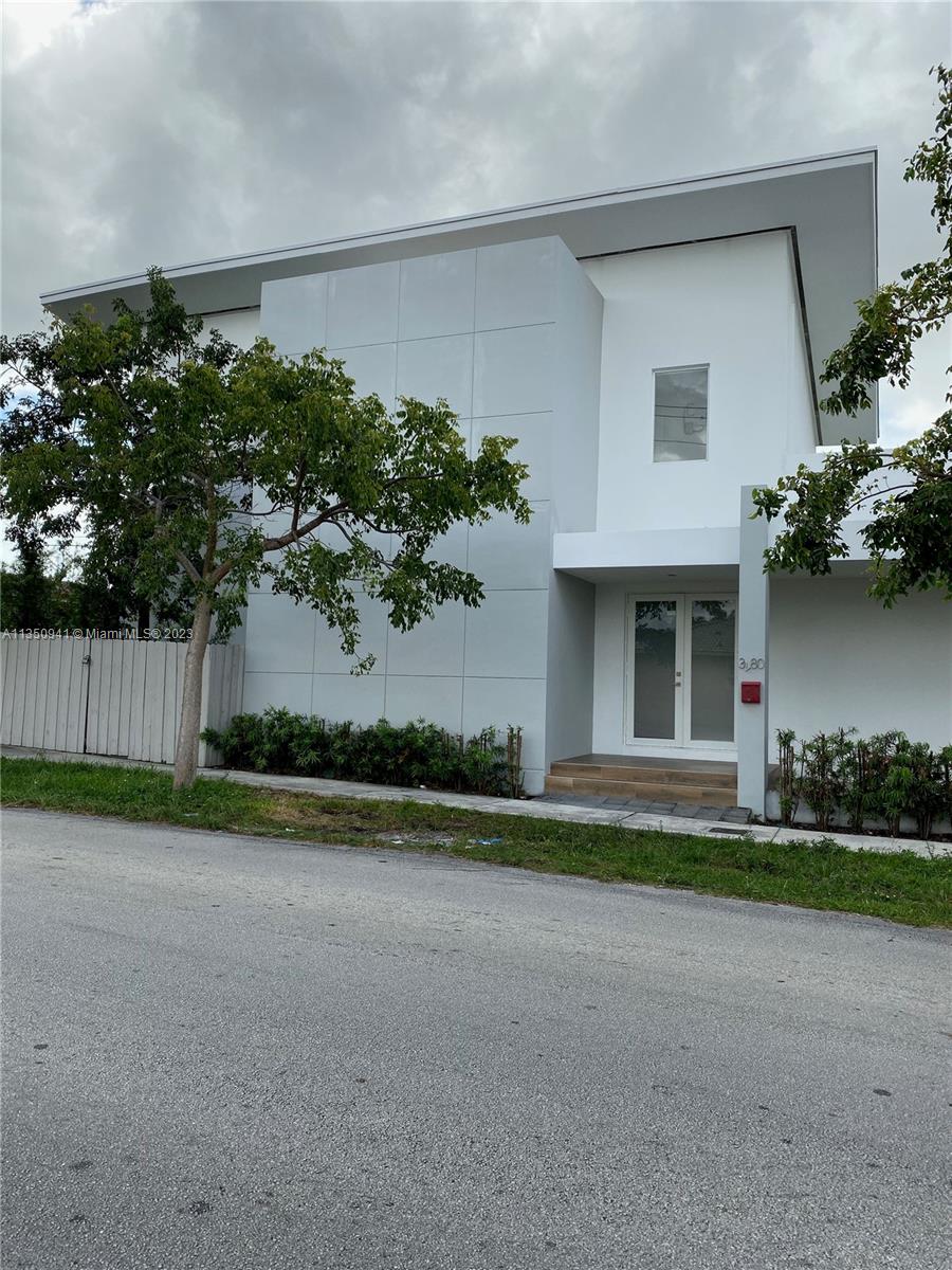 Photo 2 of 3280 28th St in Miami - MLS A11350941