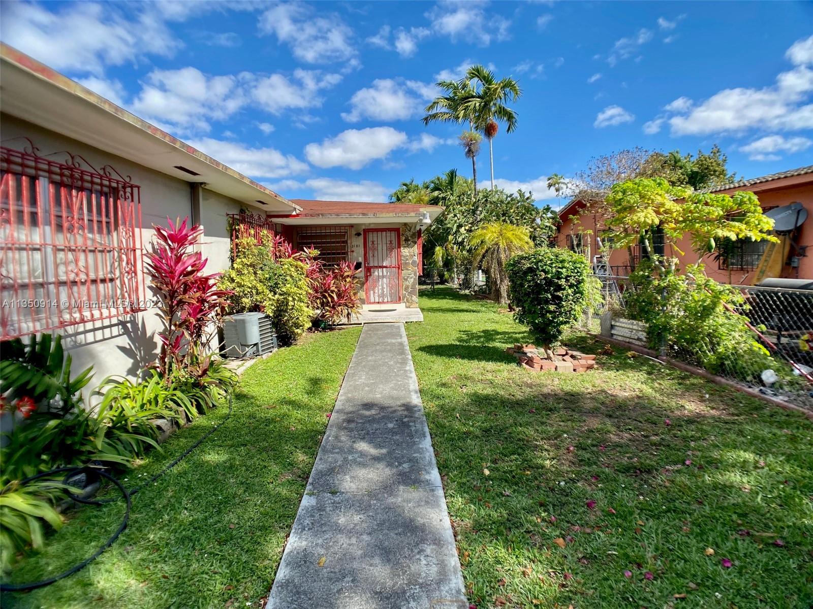 3181 SW 26th St #3181 For Sale A11350914, FL