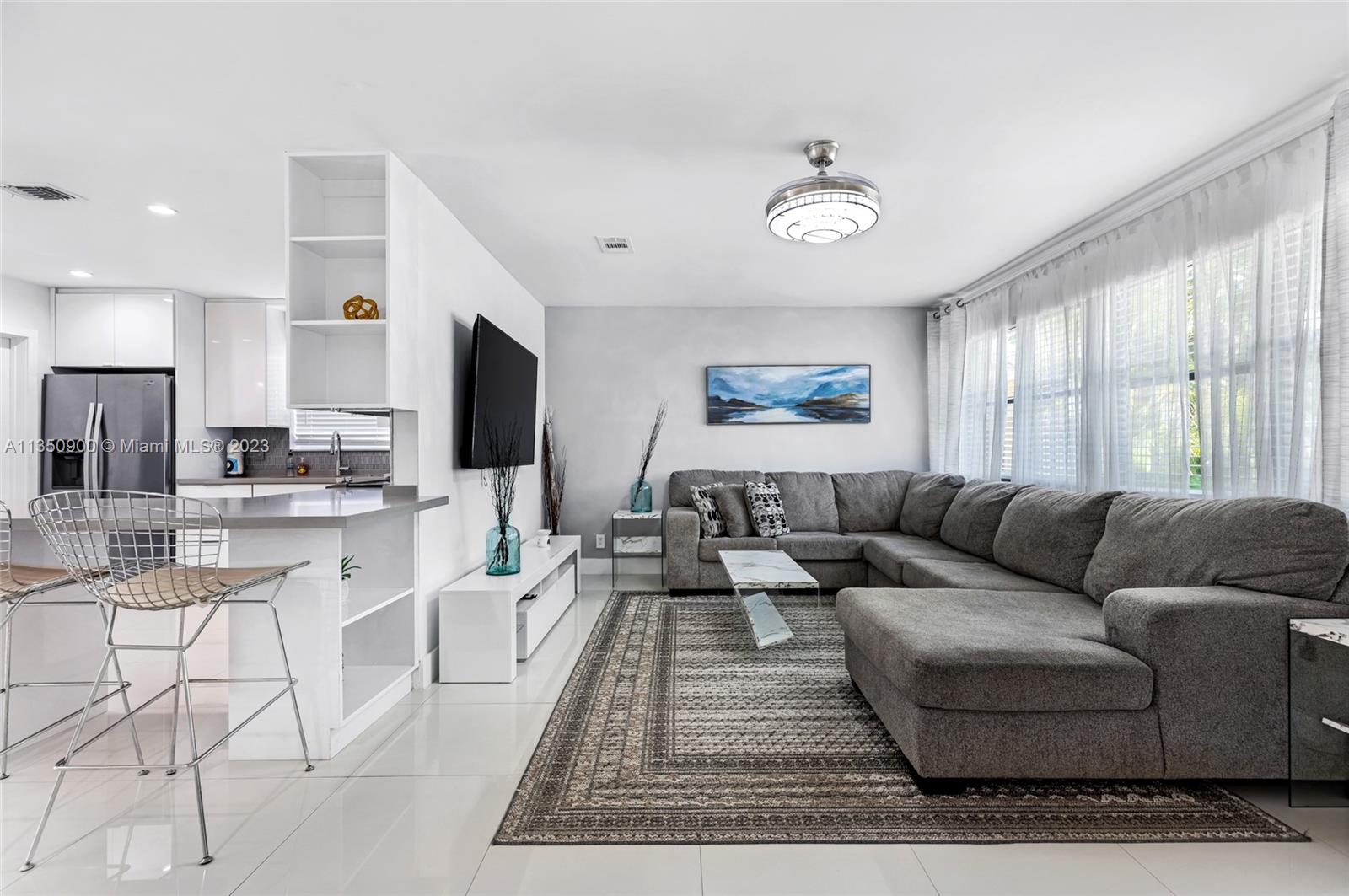 Photo 1 of 1130 Johnson St in Hollywood - MLS A11350900