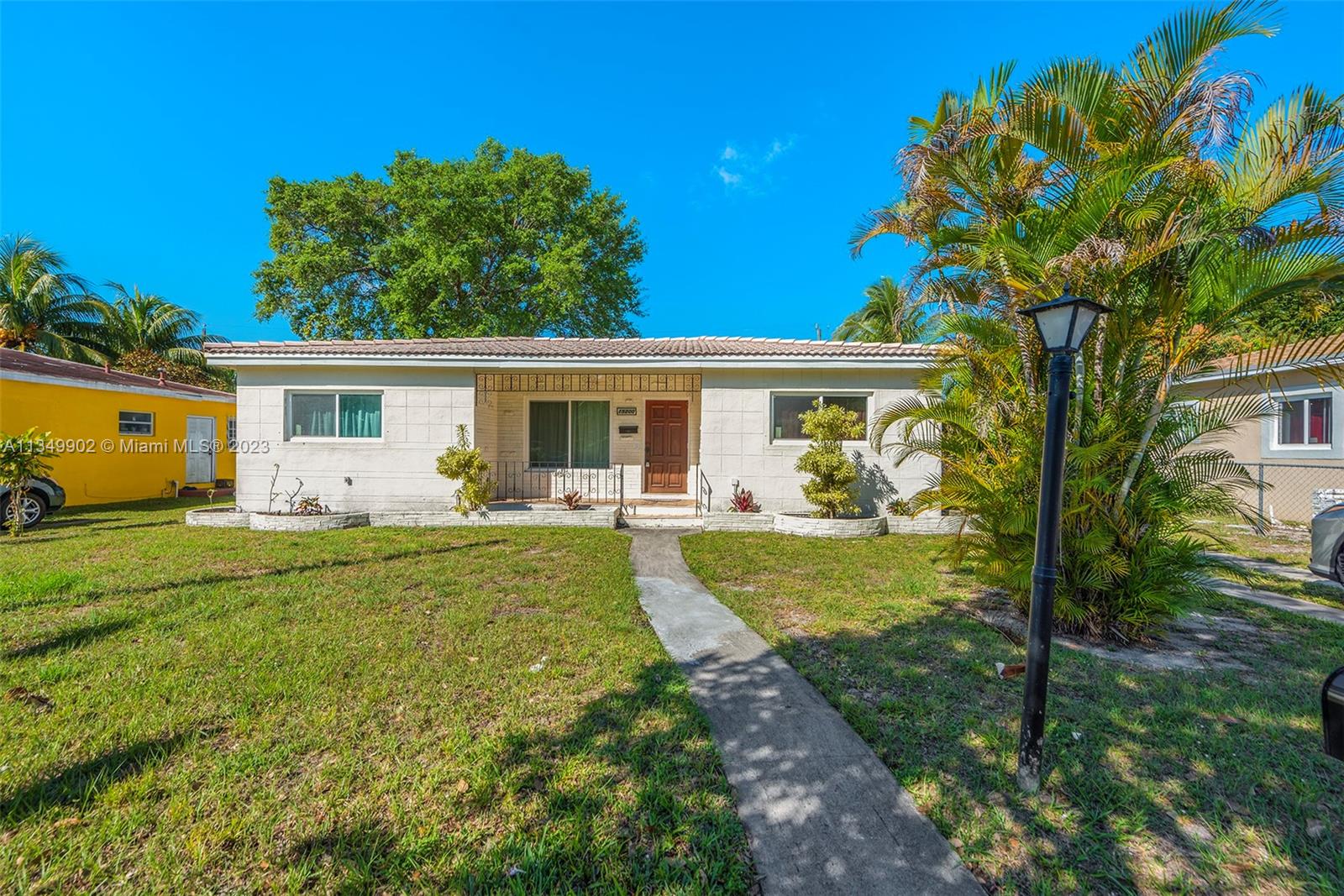15200 NE 12th Ave, North Miami Beach, FL 33162