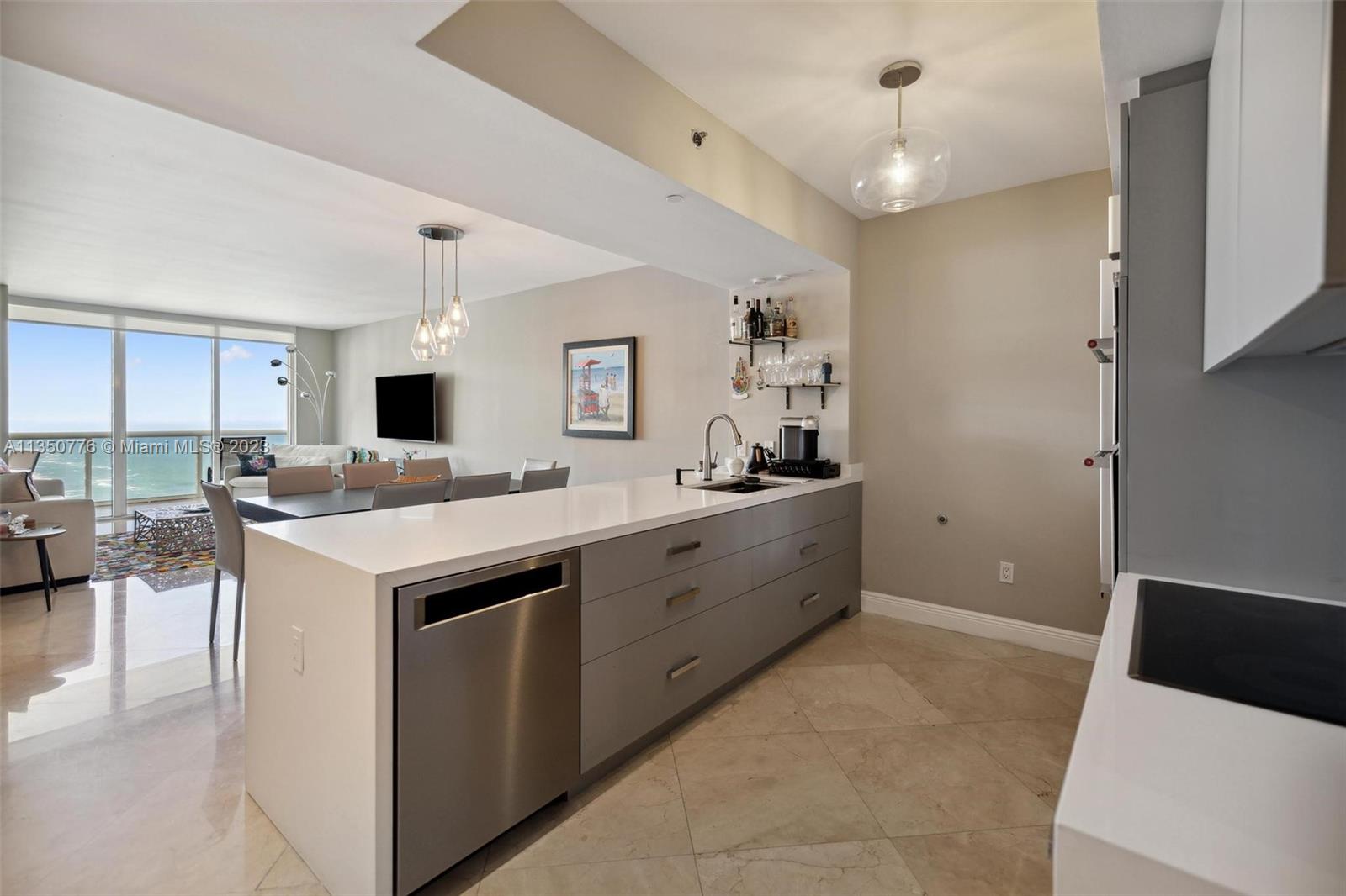 Photo 2 of Beach Club Two Condo Apt 4211 in Hallandale Beach - MLS A11350776