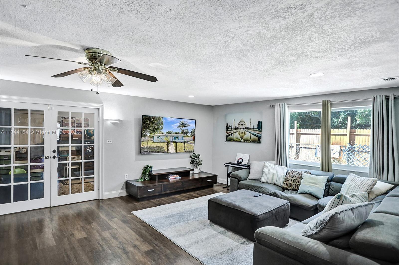 Photo 1 of 322 187th St in Miami Gardens - MLS A11344164