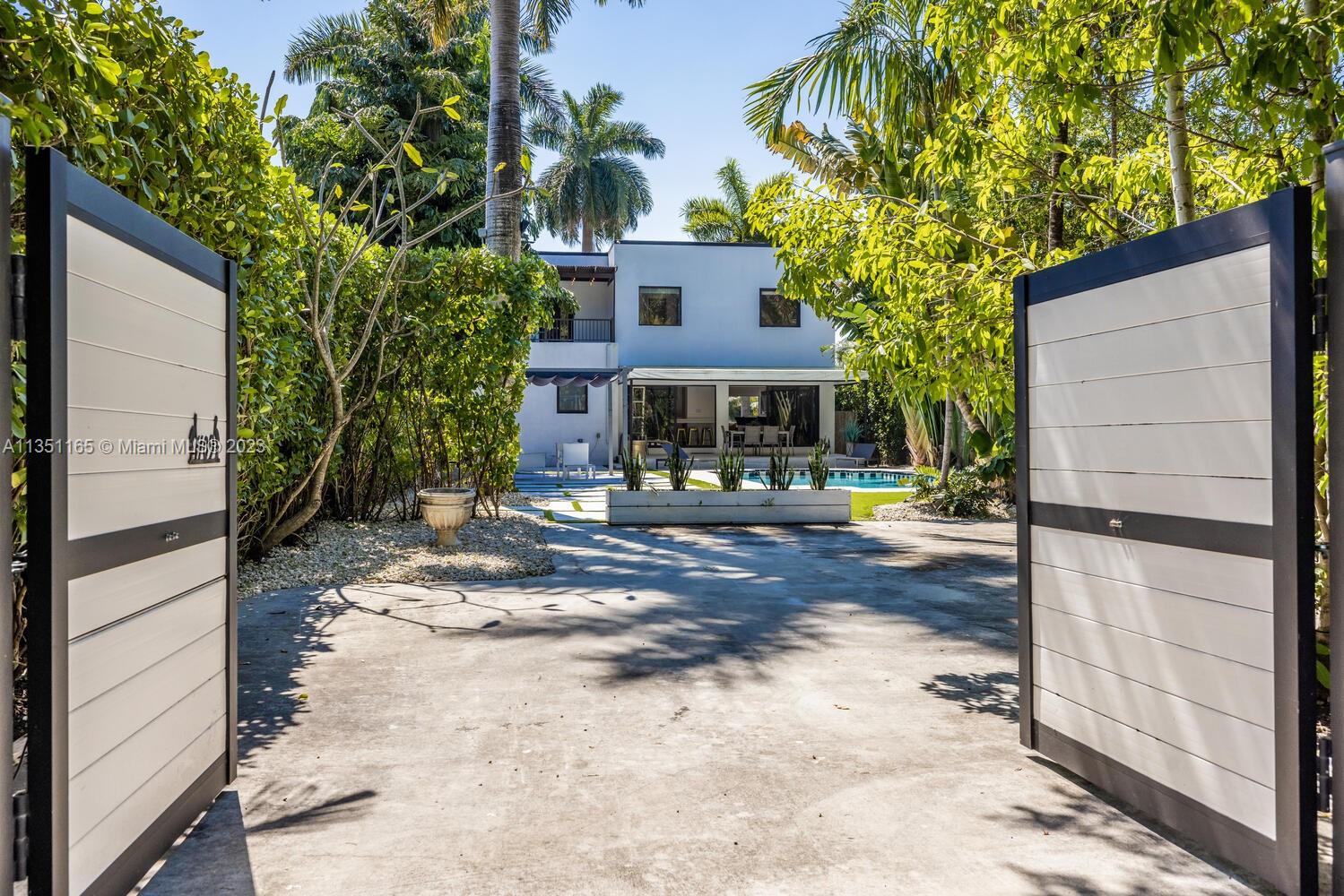 Photo 2 of 1109 89th St in Miami - MLS A11351165