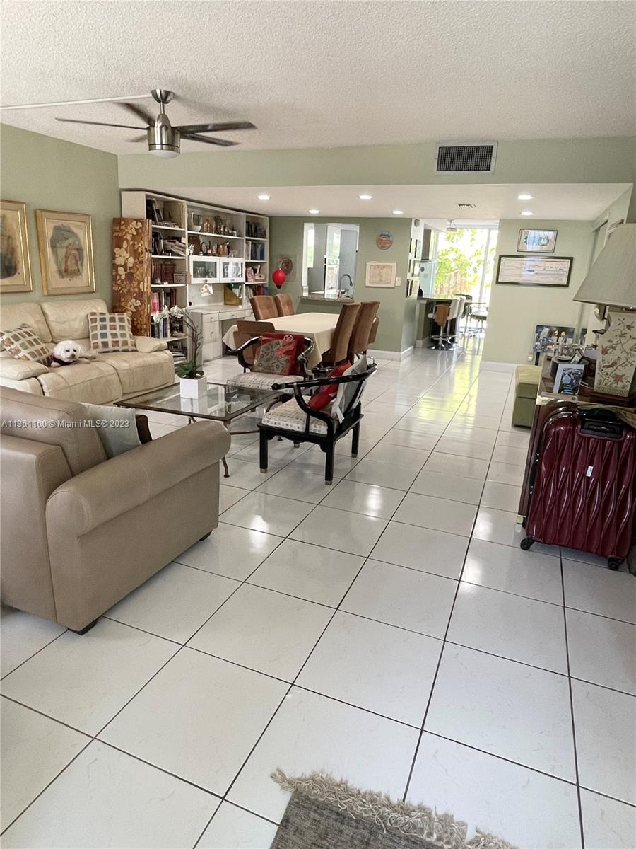Photo 2 of 710 26th Ave in Hallandale Beach - MLS A11351160