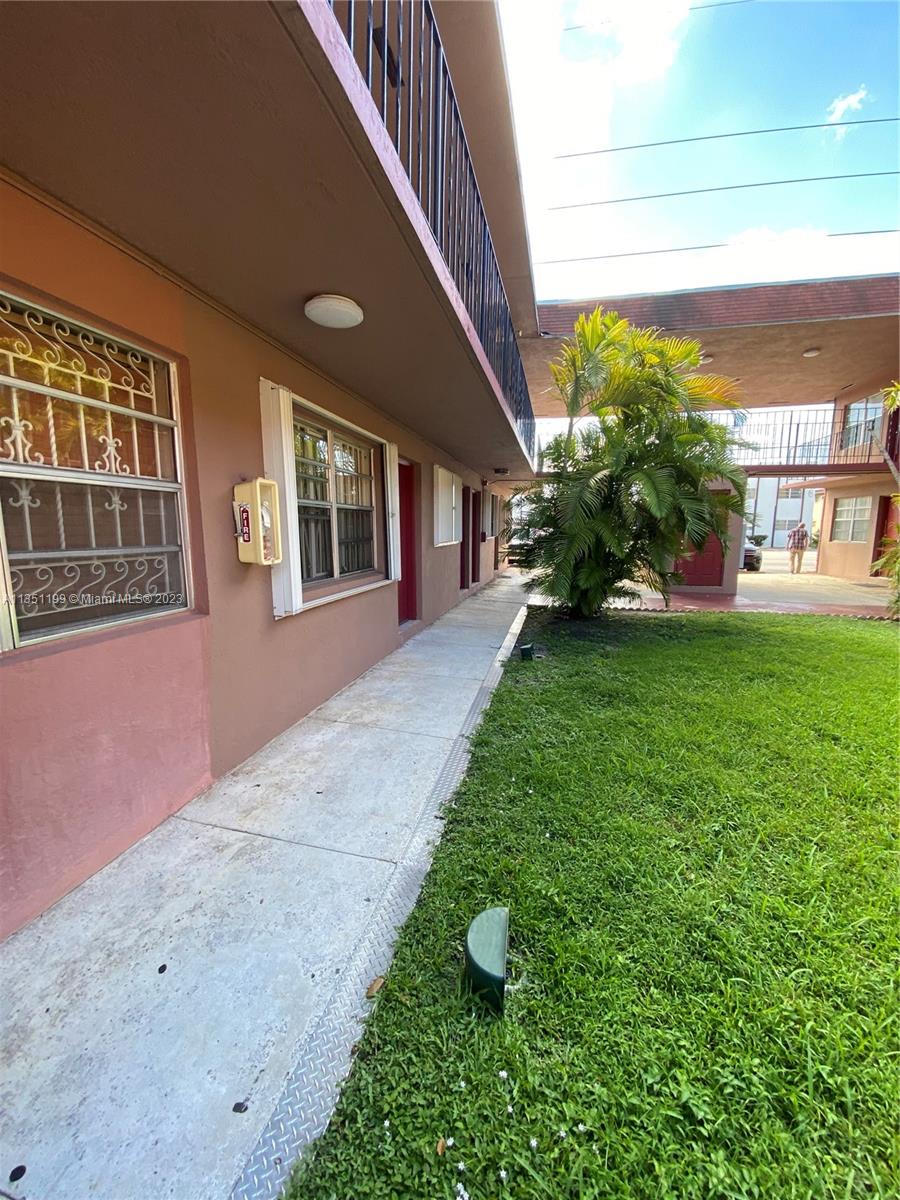 1281 W 29th St 12, Hialeah, FL 33012