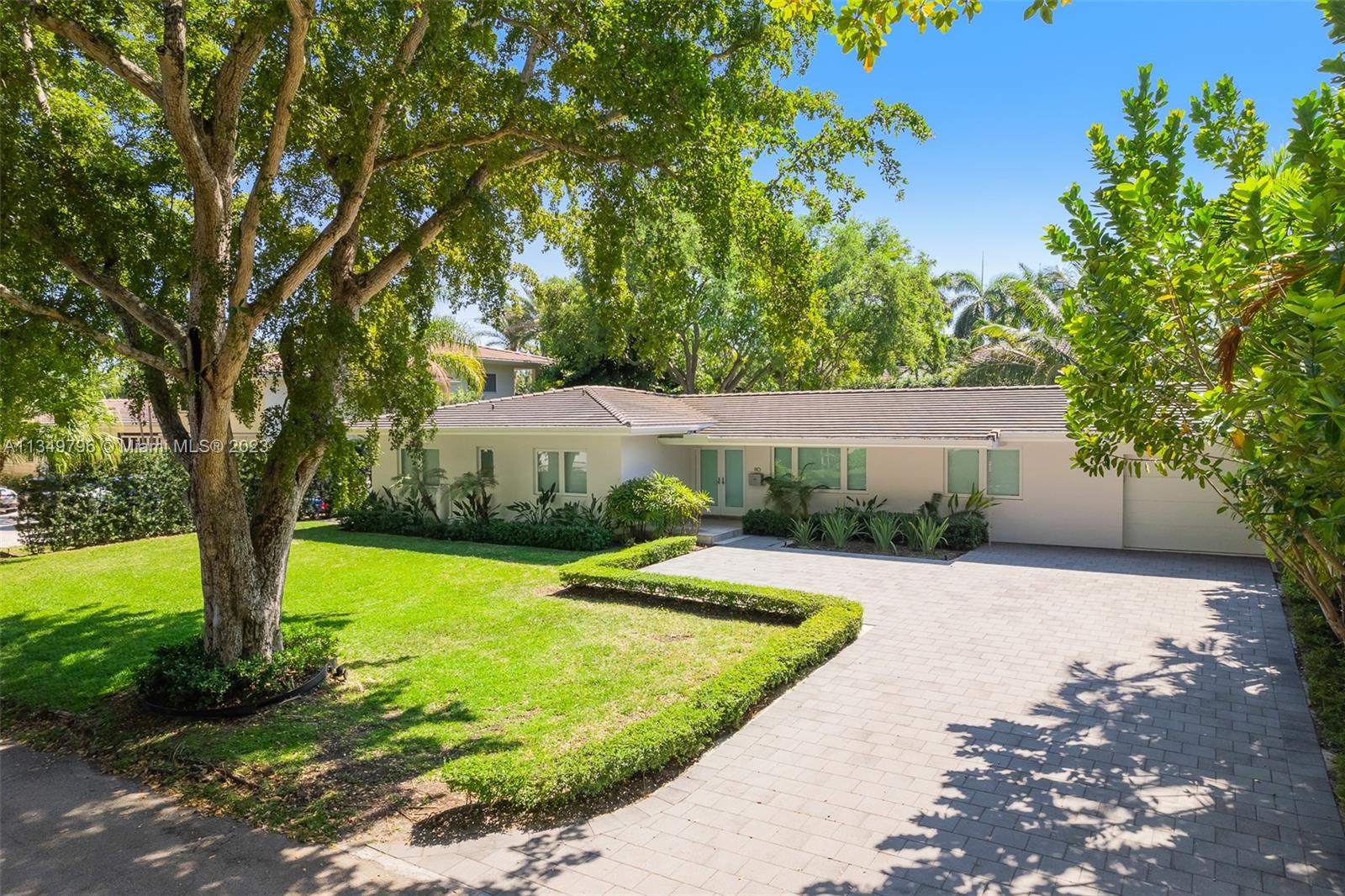 90 S Prospect Dr  For Sale A11349796, FL