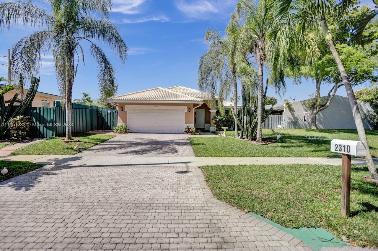 2310 N 35th Ave  For Sale A11351233, FL