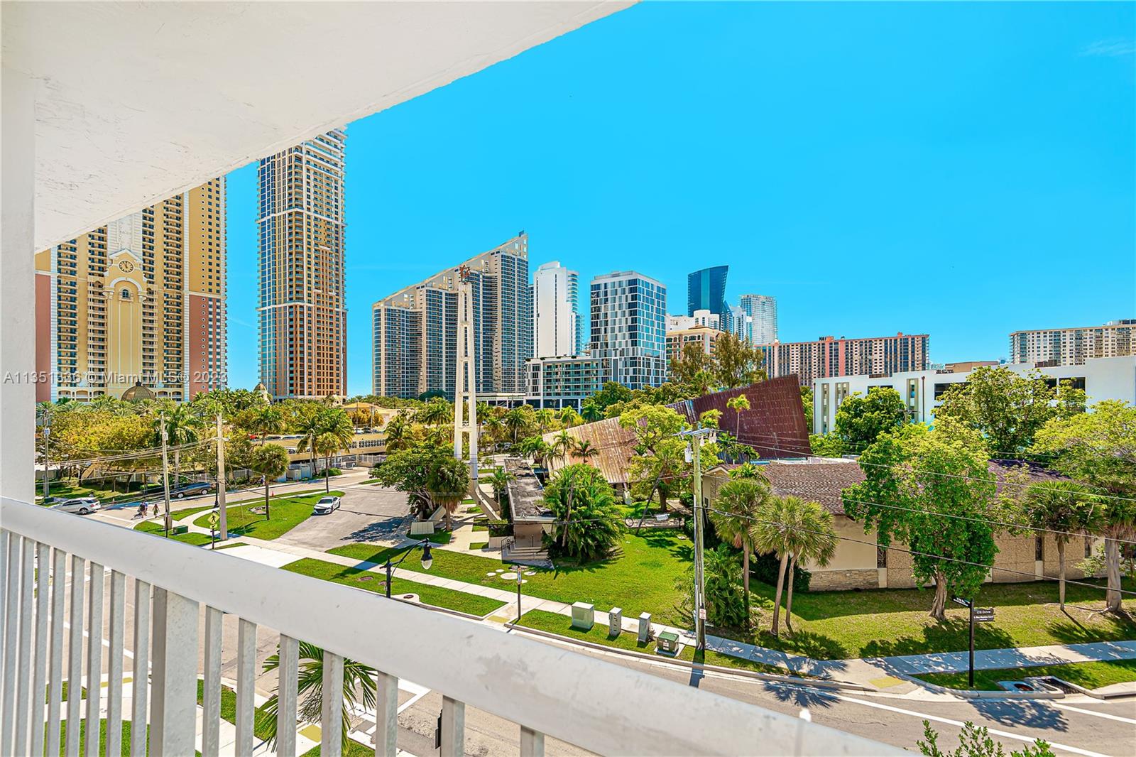 17800  Atlantic Blvd #503 For Sale A11351336, FL
