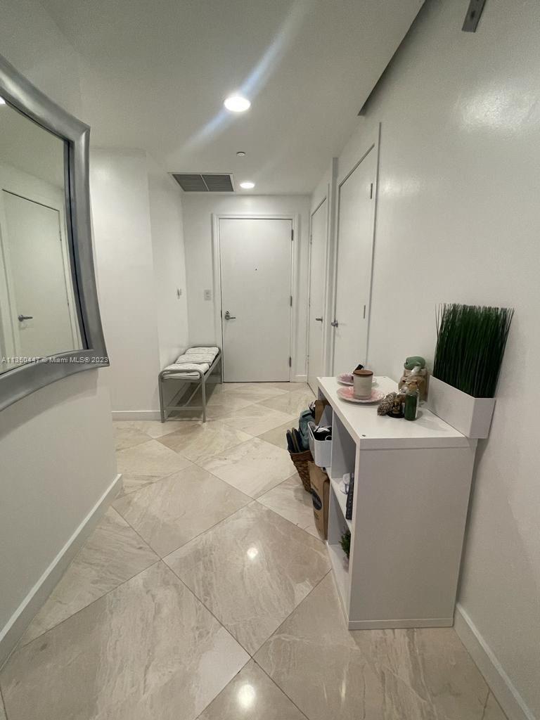 Beautiful 1/2 unit in the heart of Brickell. Desirable Building with luxury amenities, swimming pool, valet parking, fitness center, etc. Walking distance to entertainment in Brickell and downtown Miami.