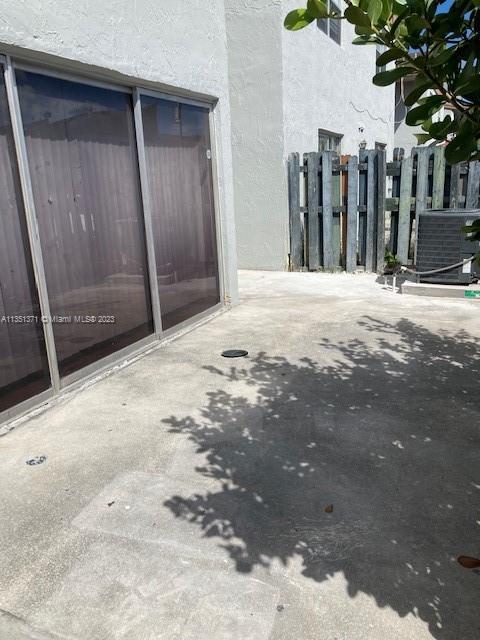 Photo 2 of 15431 81st Cir Ln in Miami - MLS A11351371
