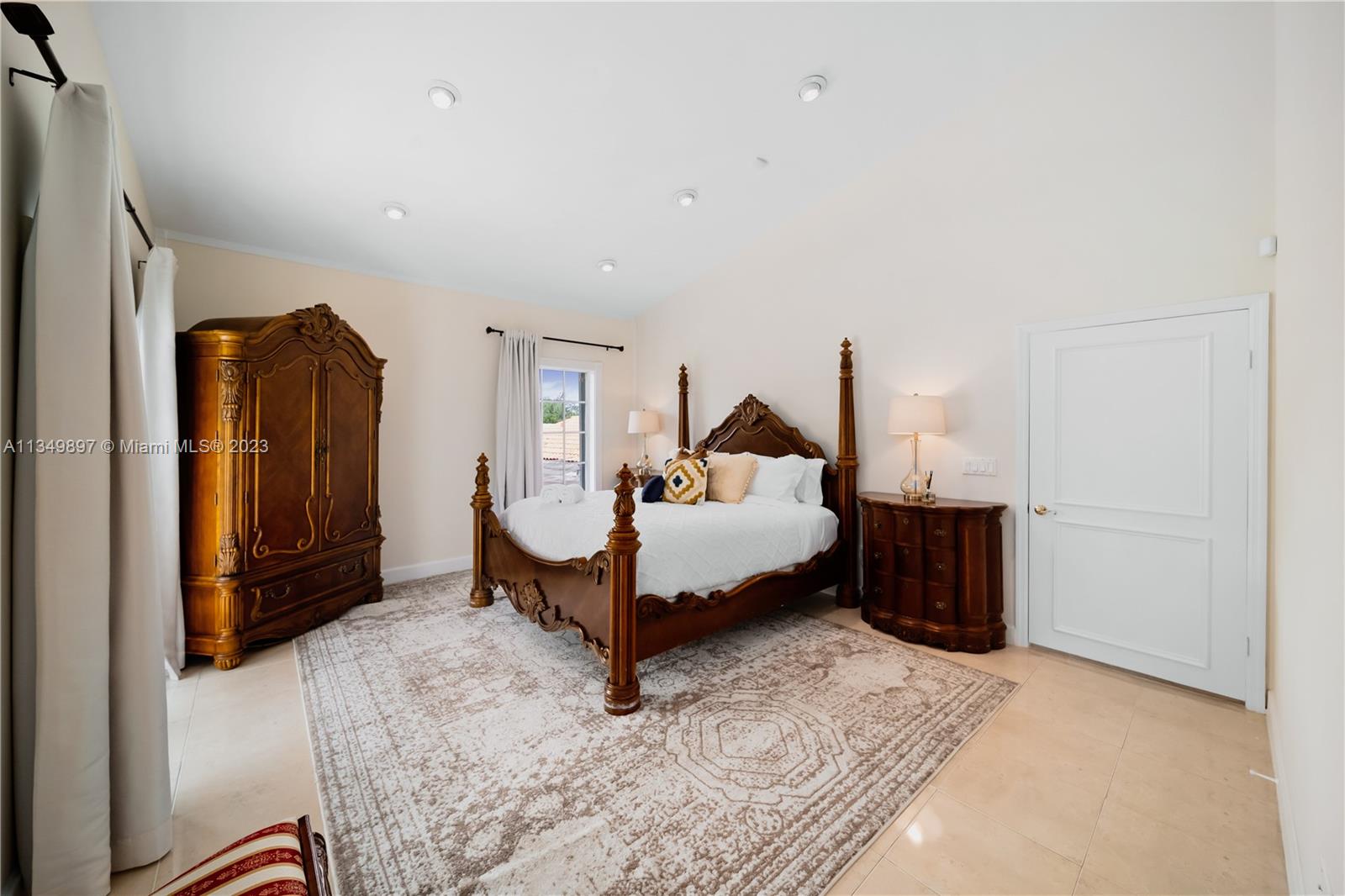 Listing Photo 17