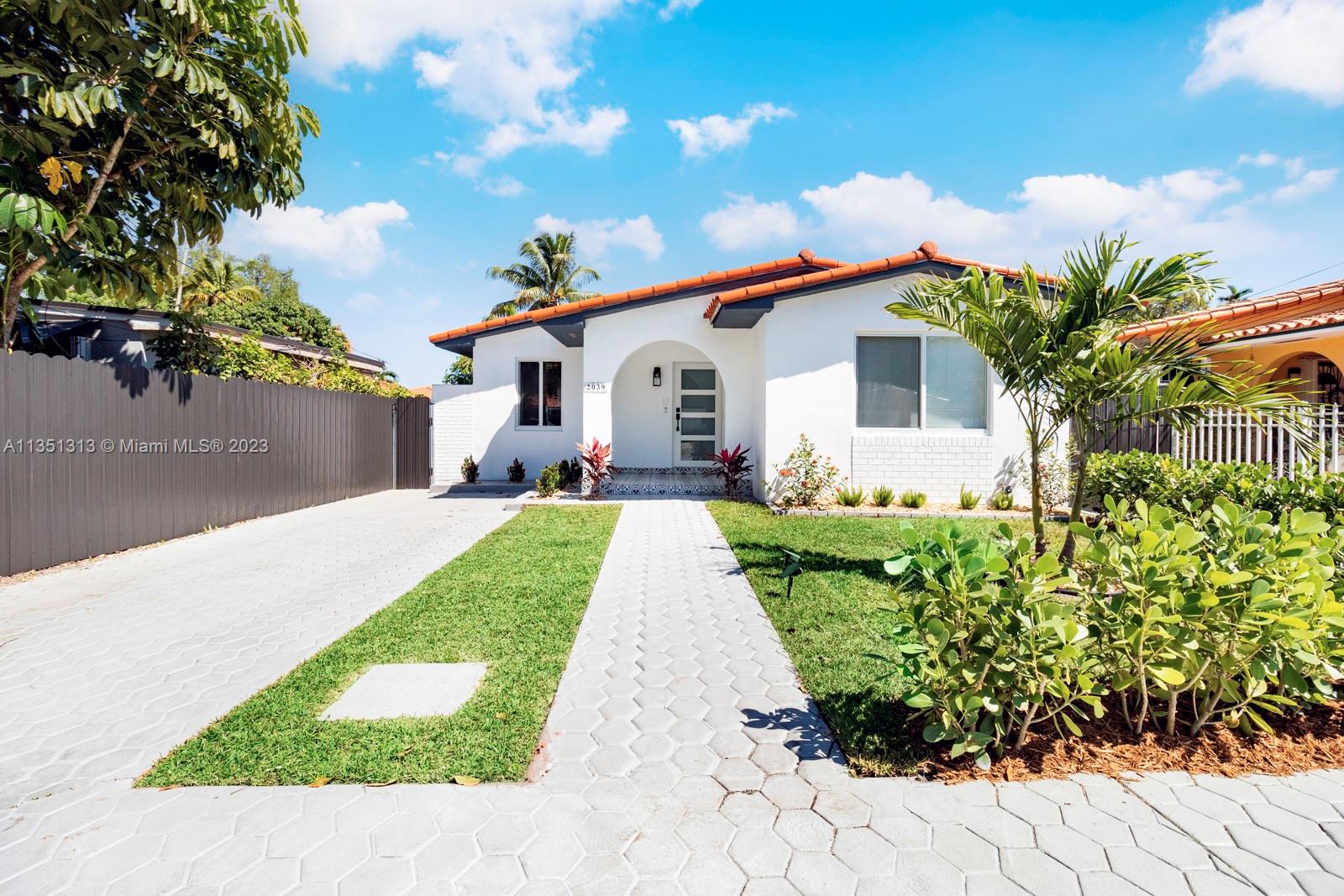 Photo 1 of 2039 60th Ct in Miami - MLS A11351313