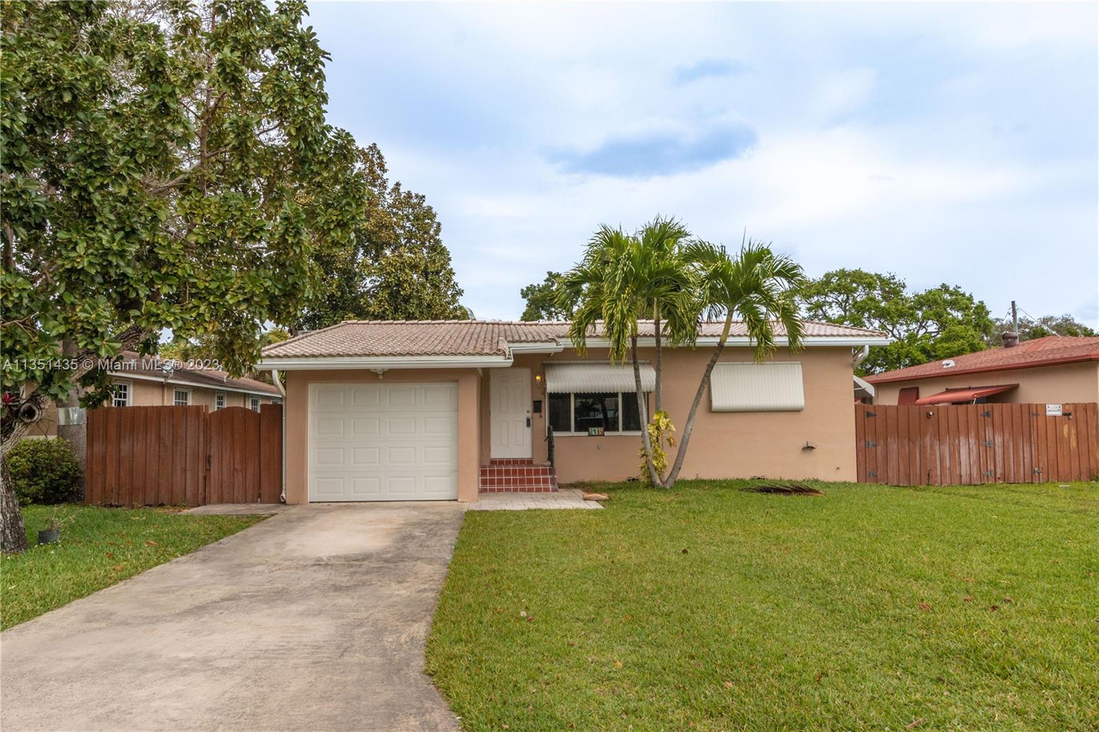 Photo 1 of 2439 Taylor St in Hollywood - MLS A11351435