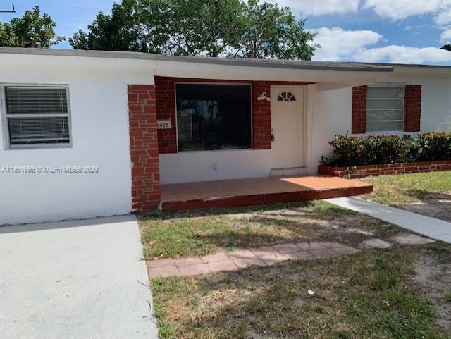 Photo 2 of   in Hollywood - MLS A11351695