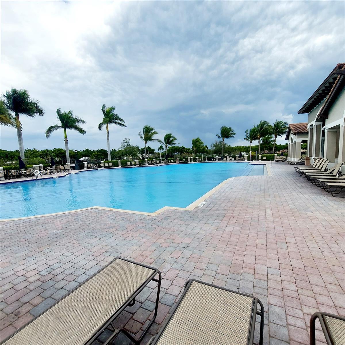 Gorgeous Apartment in a very nice complex in a mediterranean condo style. High ceilings, all floors, NO CARPET, stain steel appliances, very illuminate, corner unit. READY TO MOVE IN.
Complex has a 5 stars amenities like Amazing club house, Gym, kids playground, pool and more.
Before submitting an offer, required documents by Landlord, background check, credit report, 3 last paystubs or bank statements, ID. & renter's insurance. MINIMUN CREDIT SCORE 670