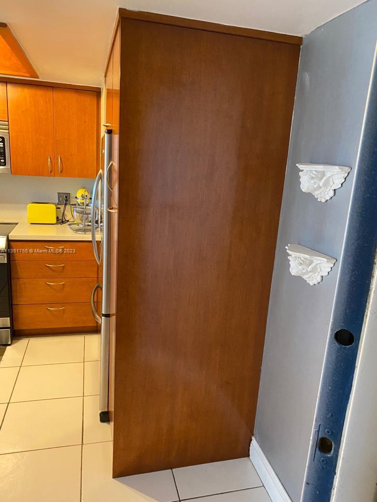 Apt 406 For Rent in Miami Beach, FL Presented by Mark Zilbert on