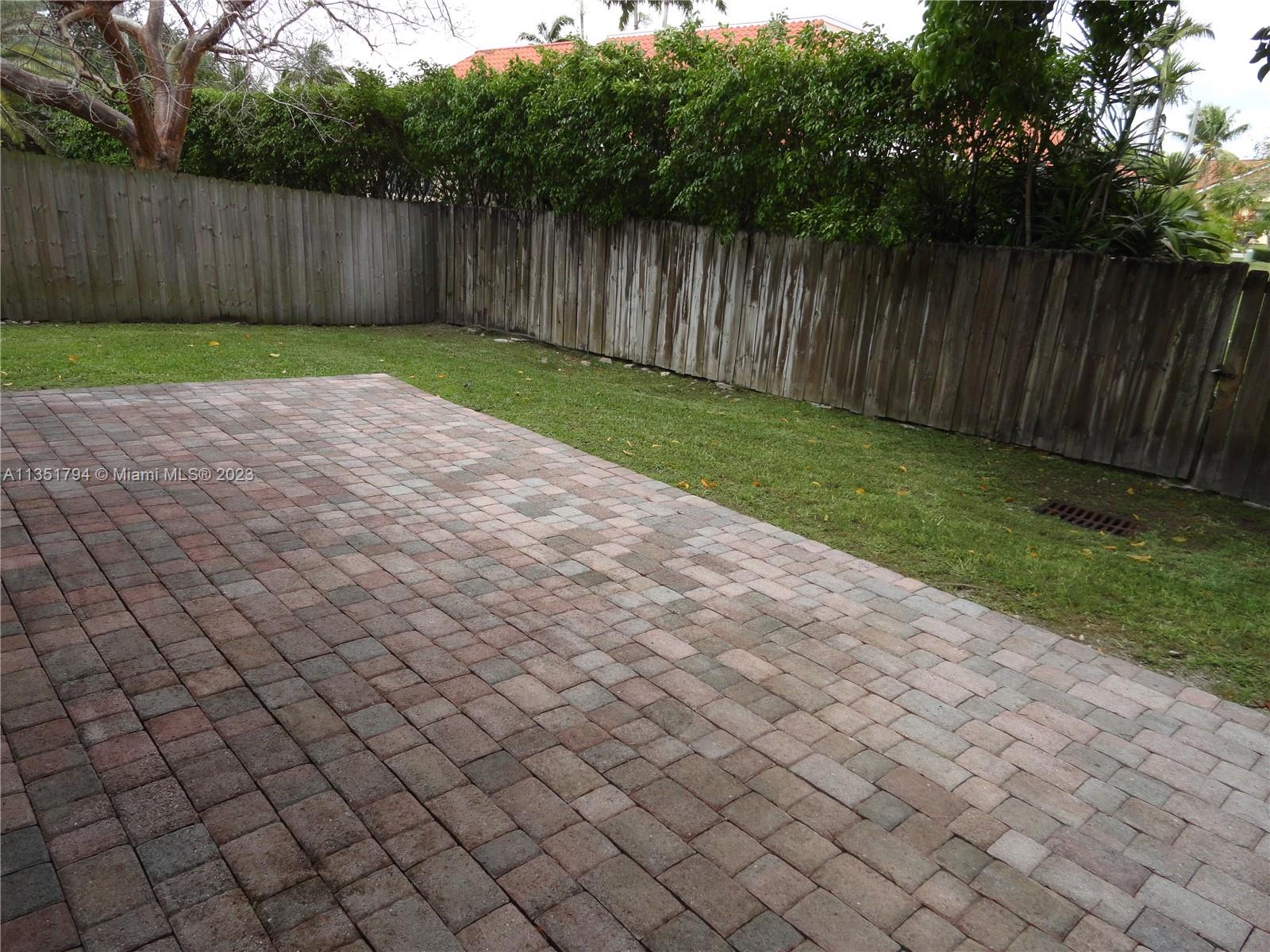 Backyard area with Pavers